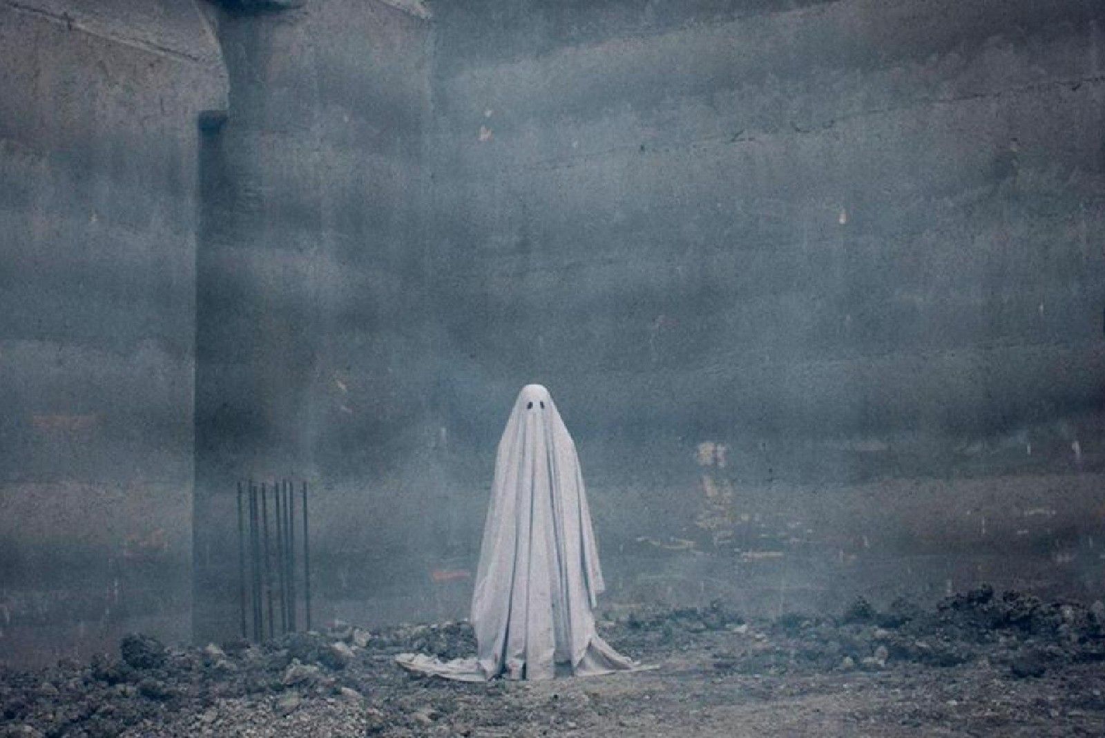1600x1068 A Ghost Story, ' Phoebe Bridgers' 'Stranger in the Alps' & My Existential Dread