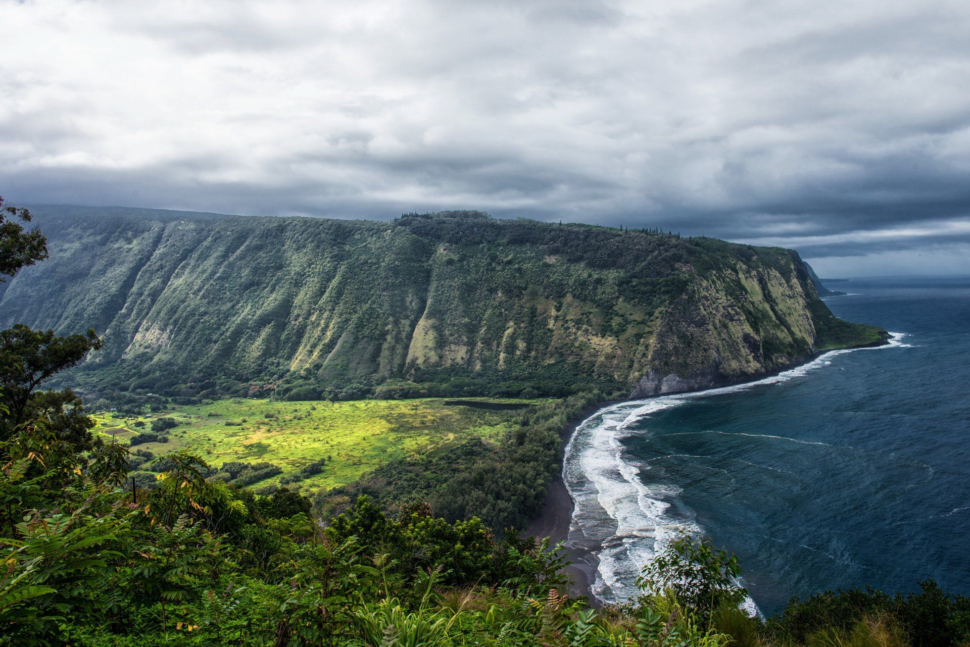 1920x1281 Hawaiian Cliffside Majesty: Ultra HD Ocean Coastline Panoramax4545