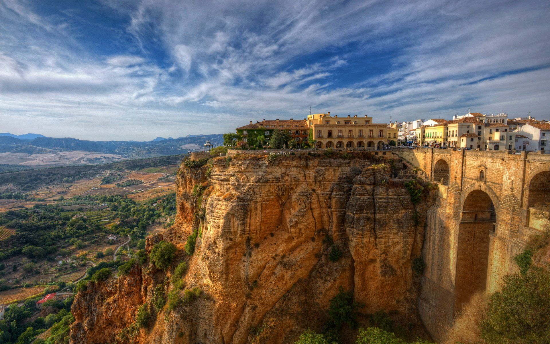 1920x1200 Stunning Spanish Cliffside Town with Historic Bridge and Mountain Views