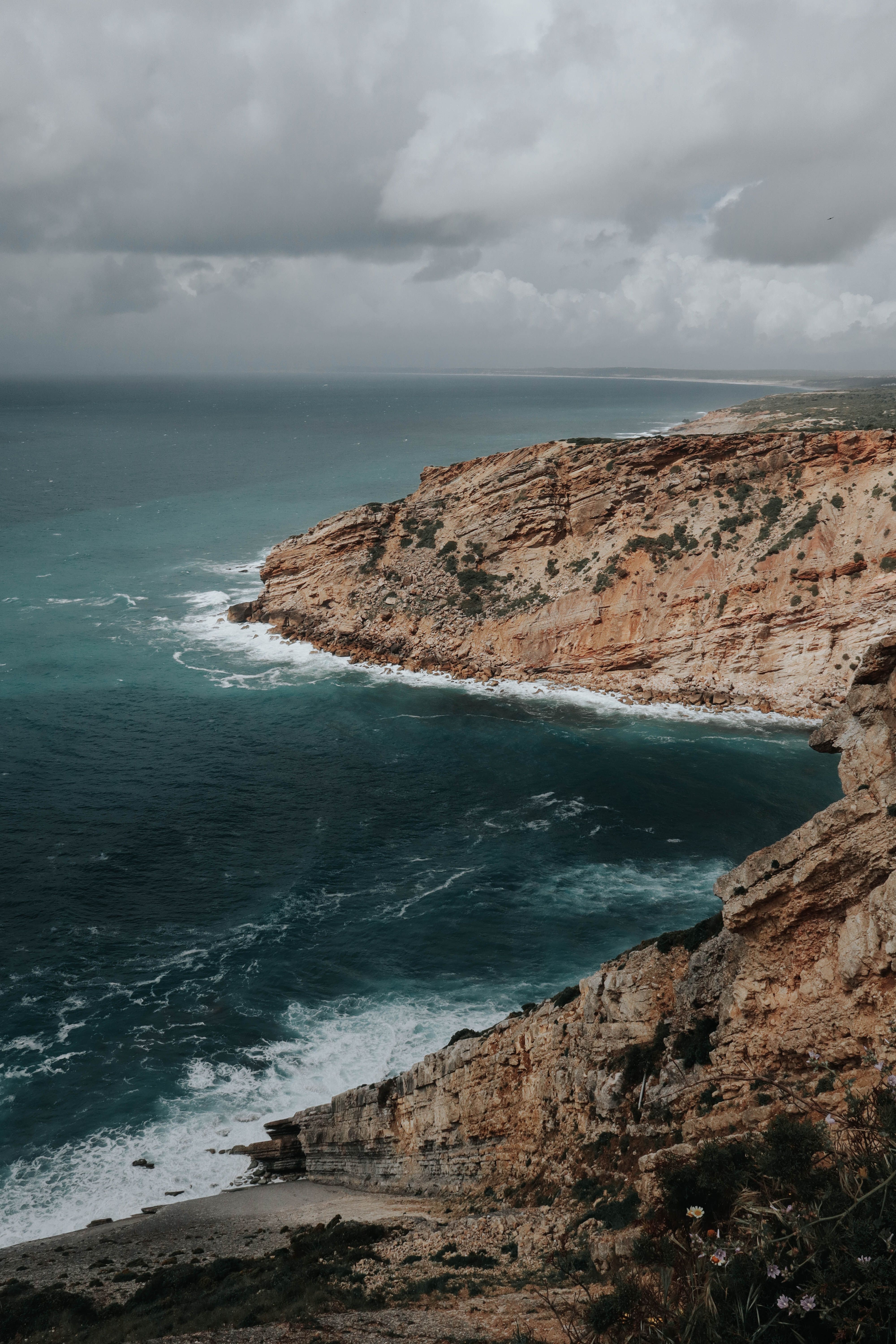 4000x6000 Dramatic Coastal Cliffside with Ocean Waves · Free