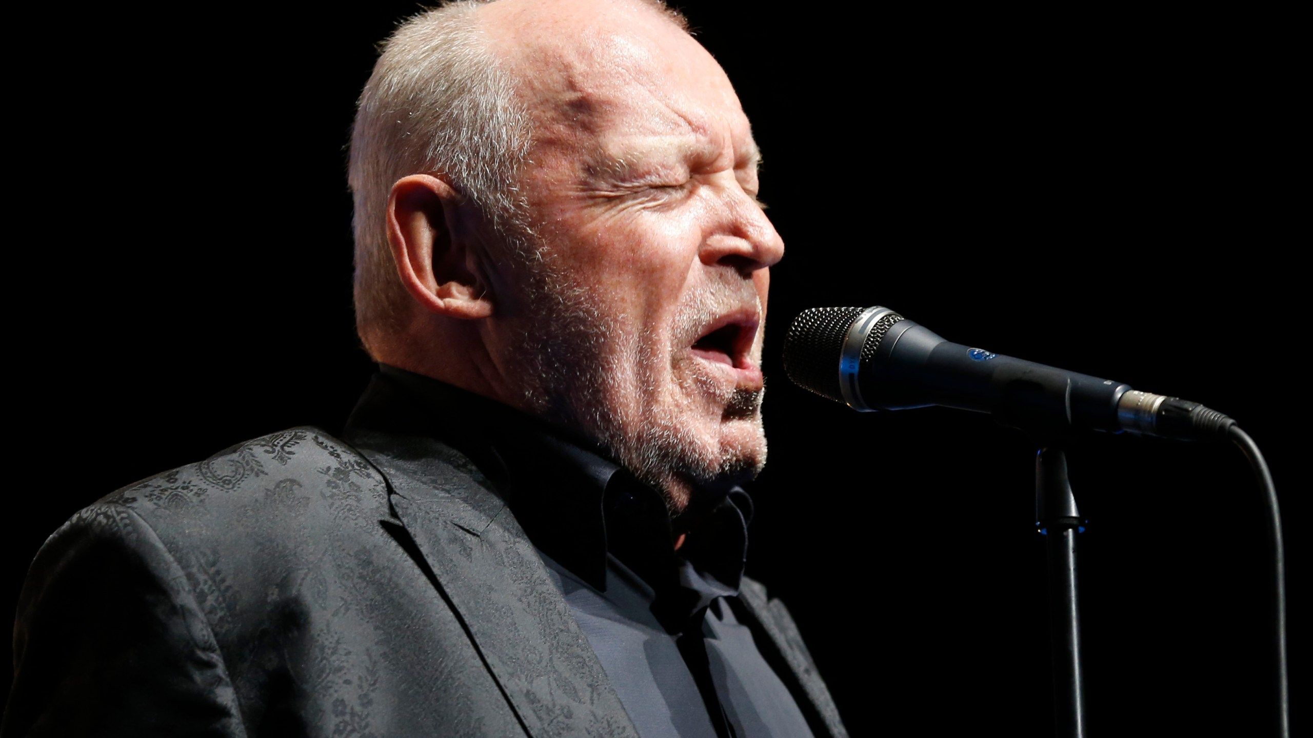 2560x1440 Music Icon Joe Cocker Dead