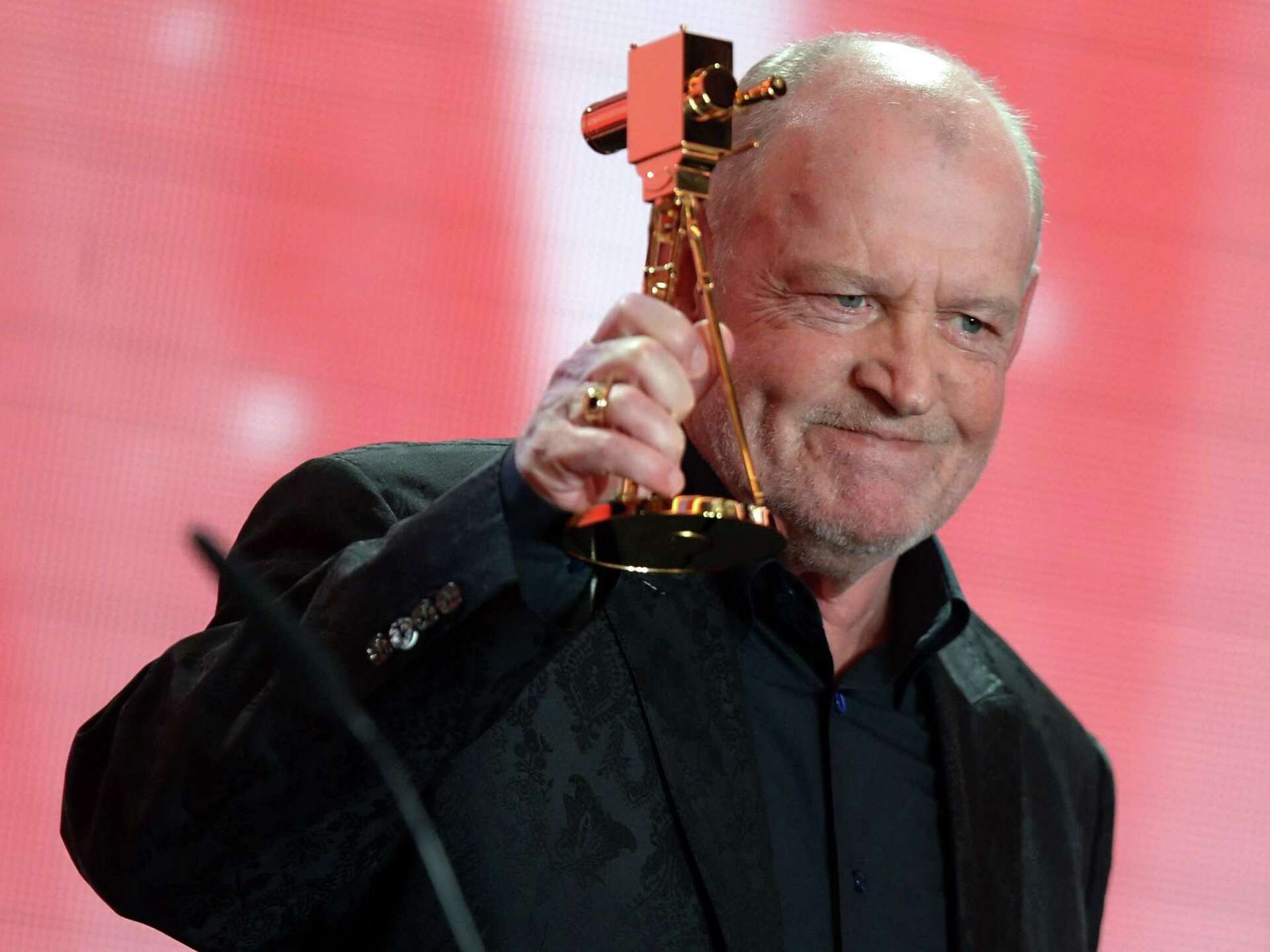 1920x1440 Singer Joe Cocker dies