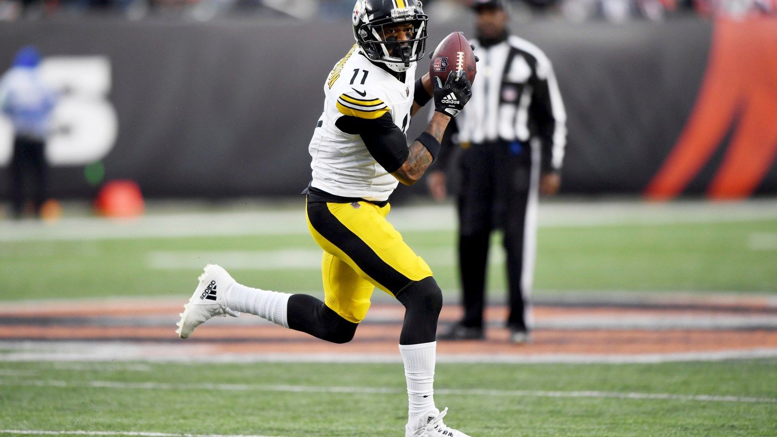 1600x900 Giants sign veteran wide receiver Allen Robinson II