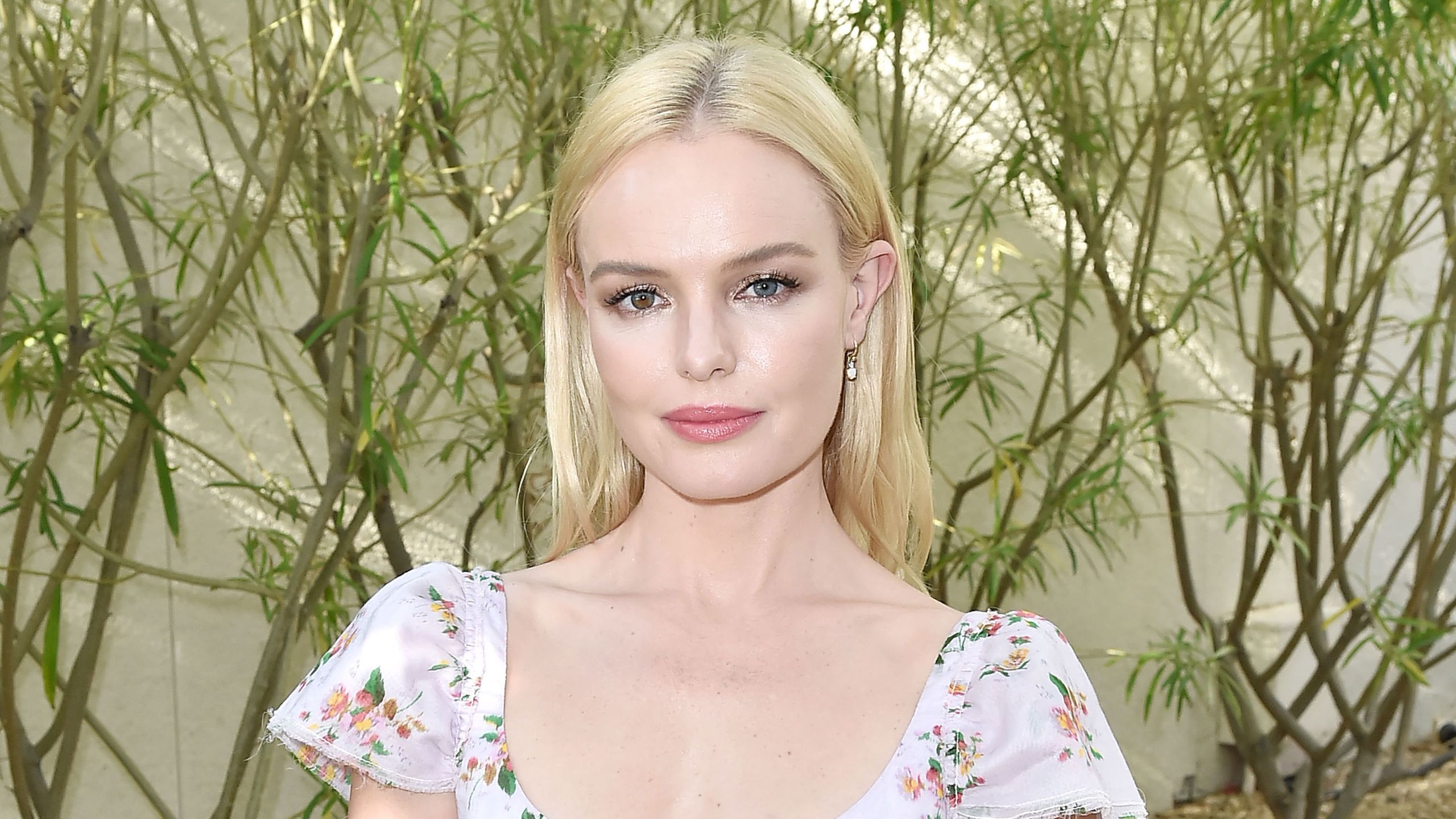 2560x1440 Kate Bosworth on the Maldives