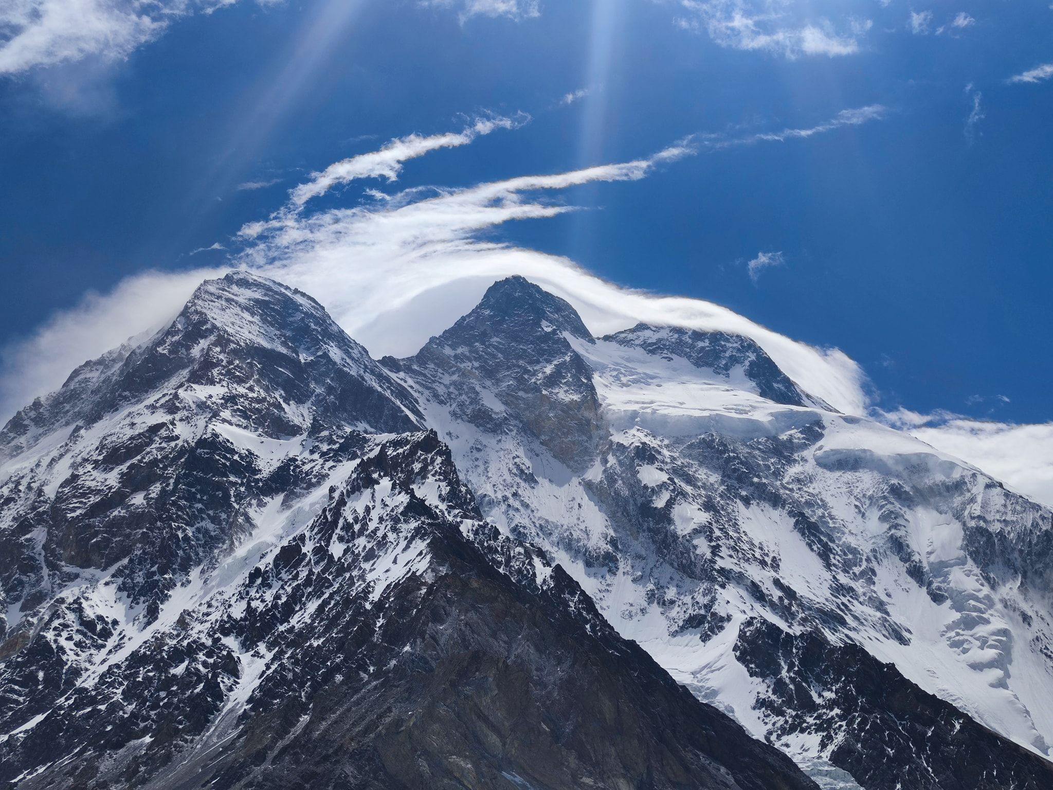 2048x1536 Broad Peak Summit Push: Climbers Struggle In Waist Deep Snow Explorersweb