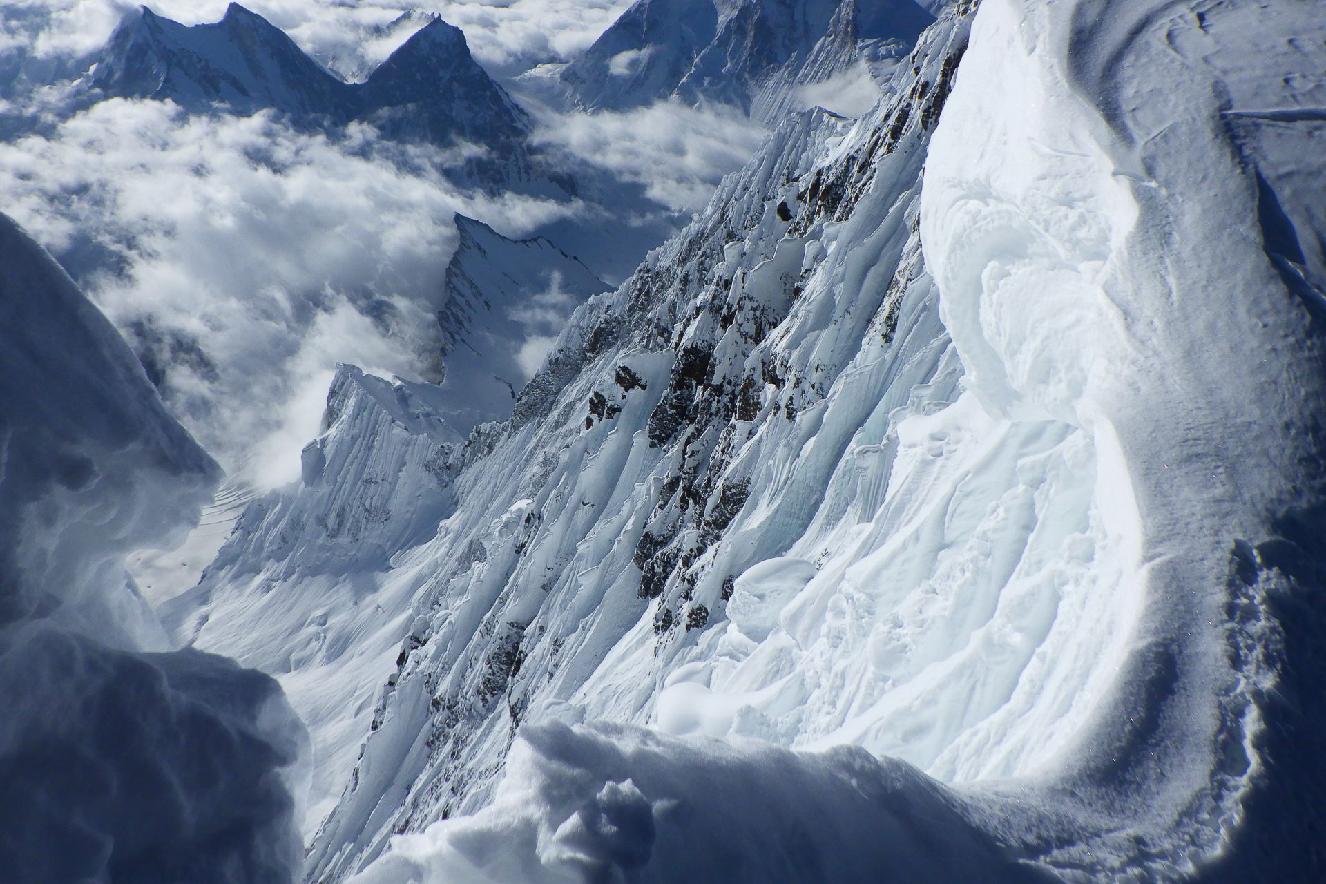 1920x1280 Diary of the ascent of Broad Peak