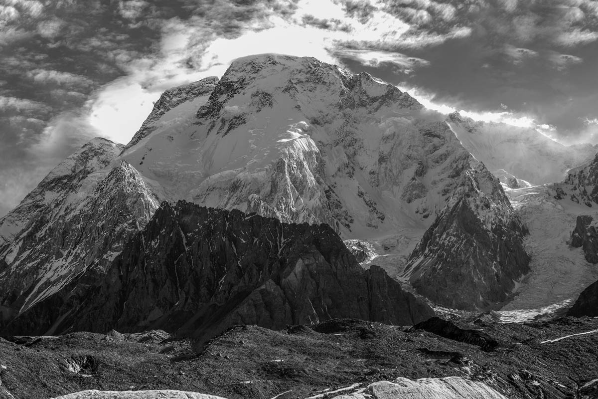 1200x800 Tribute to the victims of Broad Peak avalanche