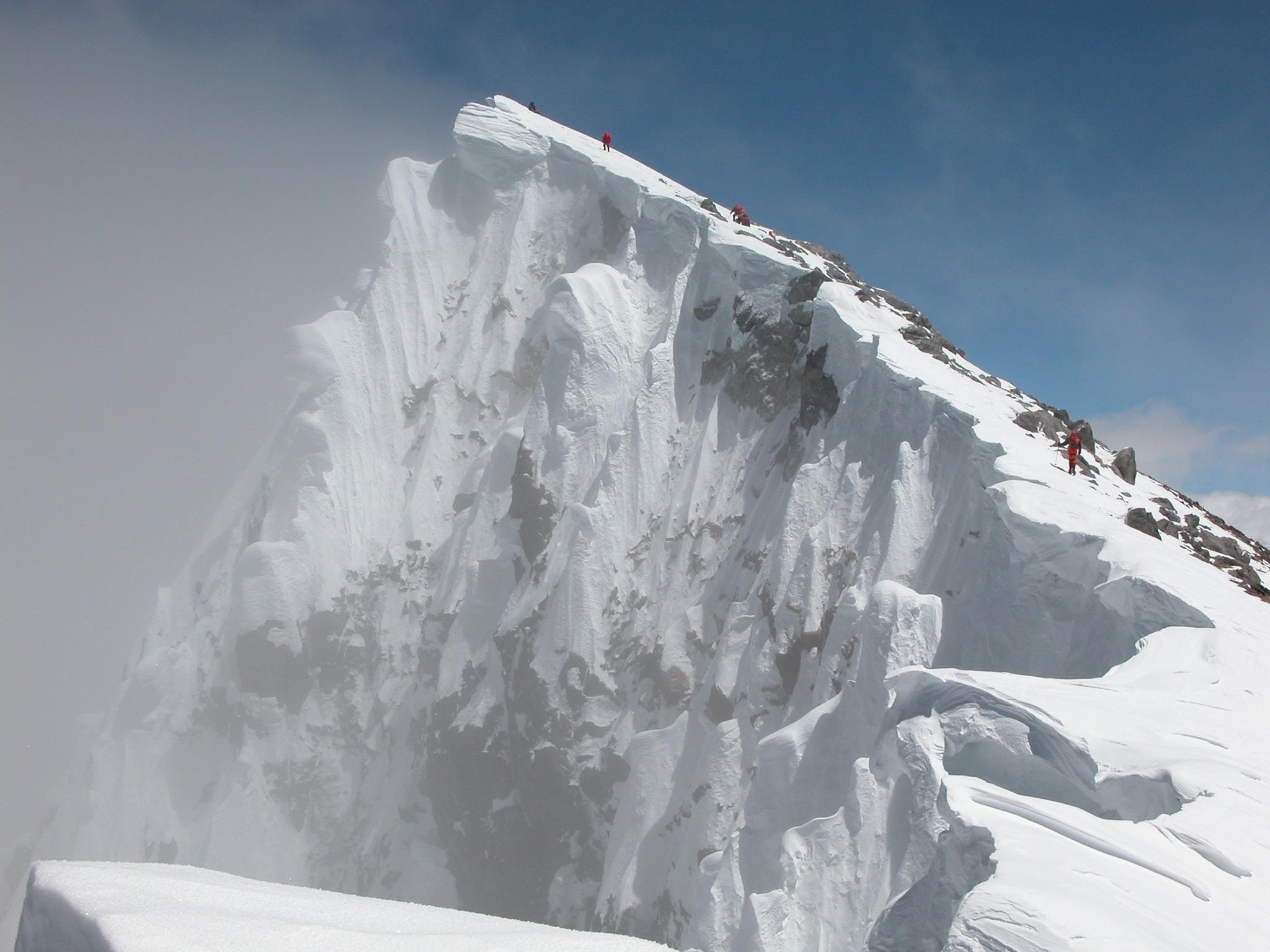 2048x1536 K2 2017 Season Coverage: The Rare K2 Broad Peak Double Summit
