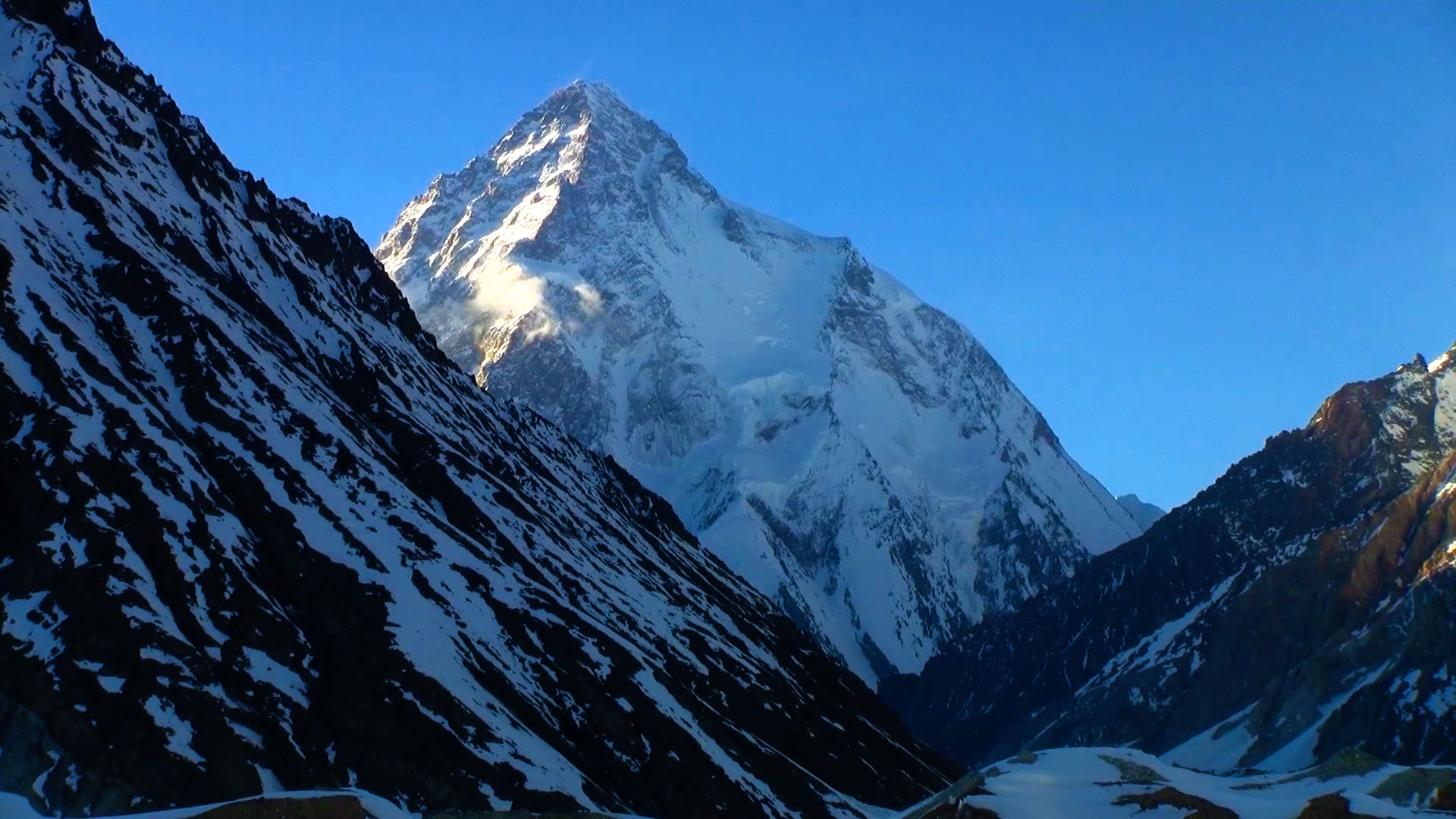 1920x1080 Season K2 & Broad Peak 2010. The Rest of Everest