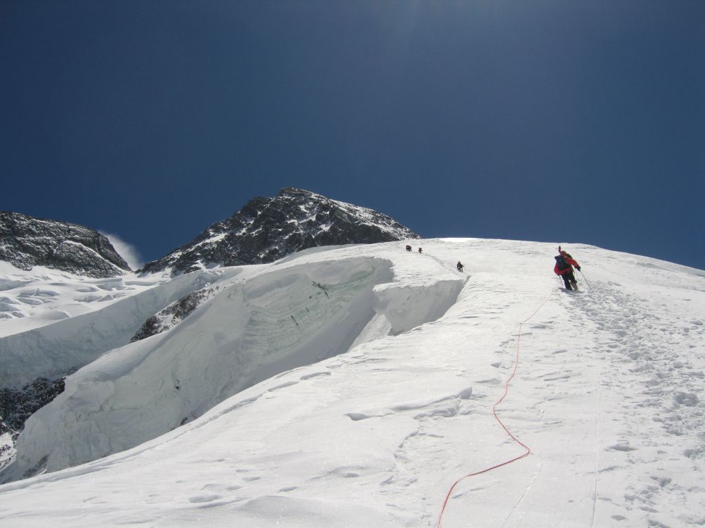 1024x768 On the way to Camp 3 on Broad Peak