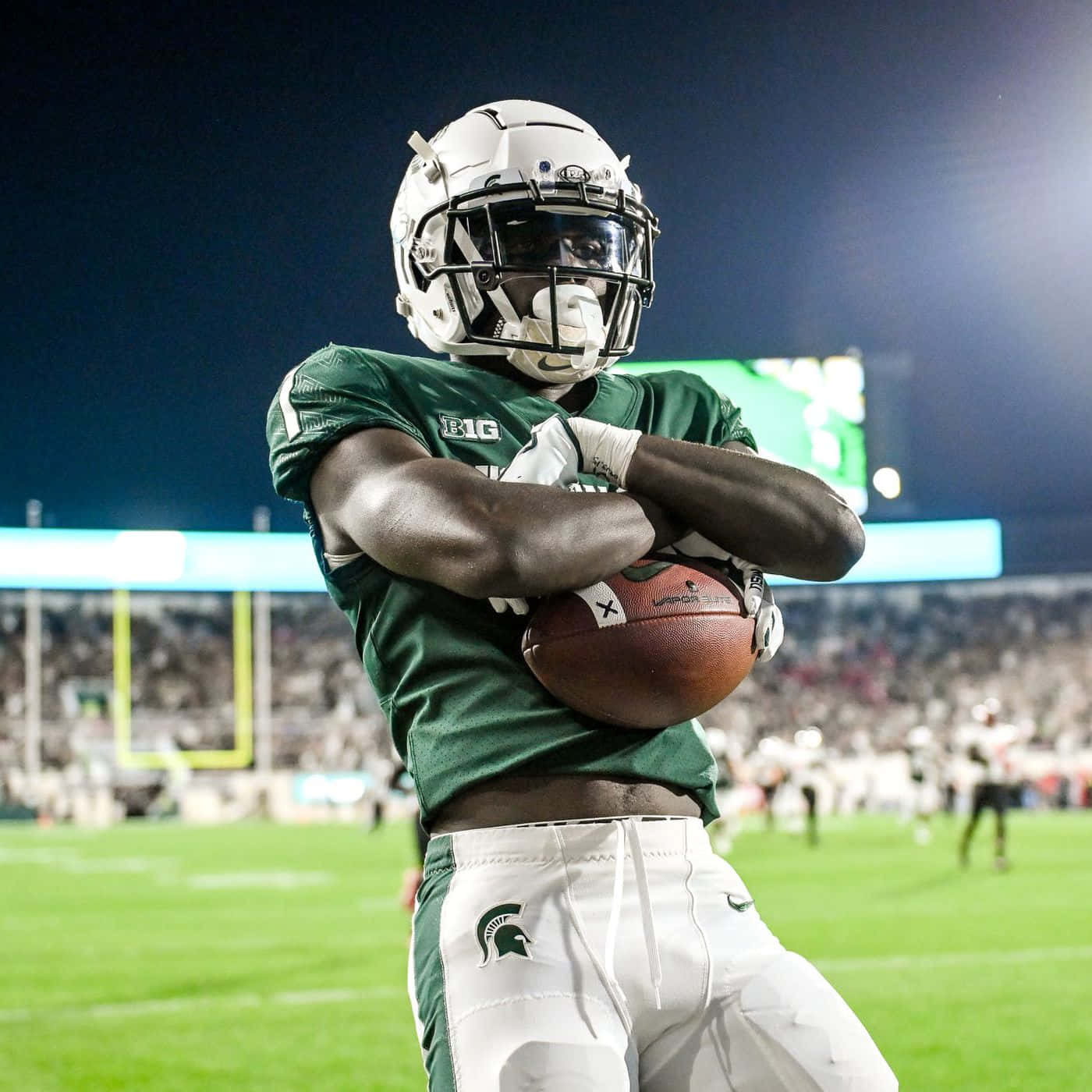 1400x1400 Download Football Player Pregame Focus Wallpaper