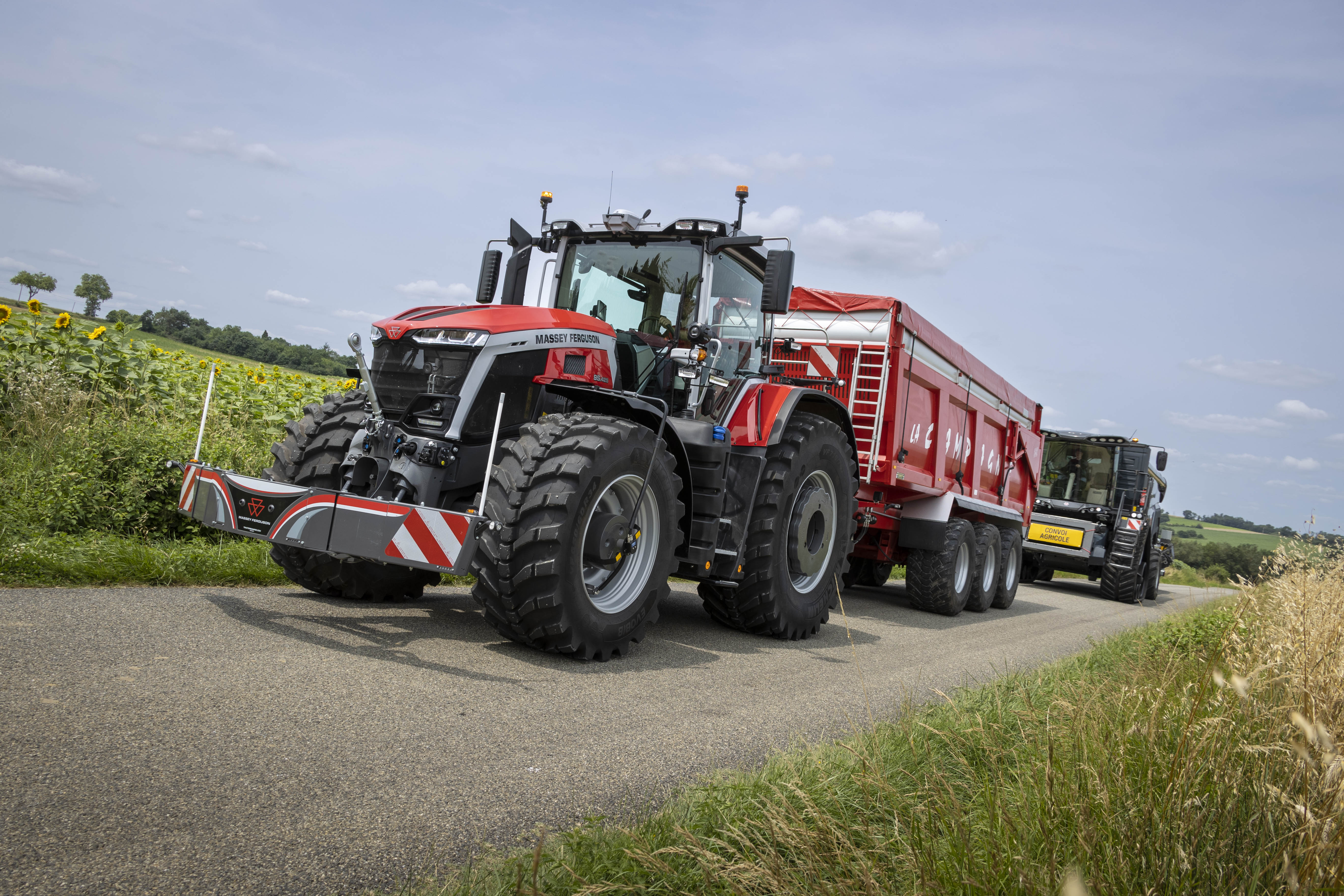 5472x3648 MF 9S Series wins prestigious Innovation Farm Machinery Award