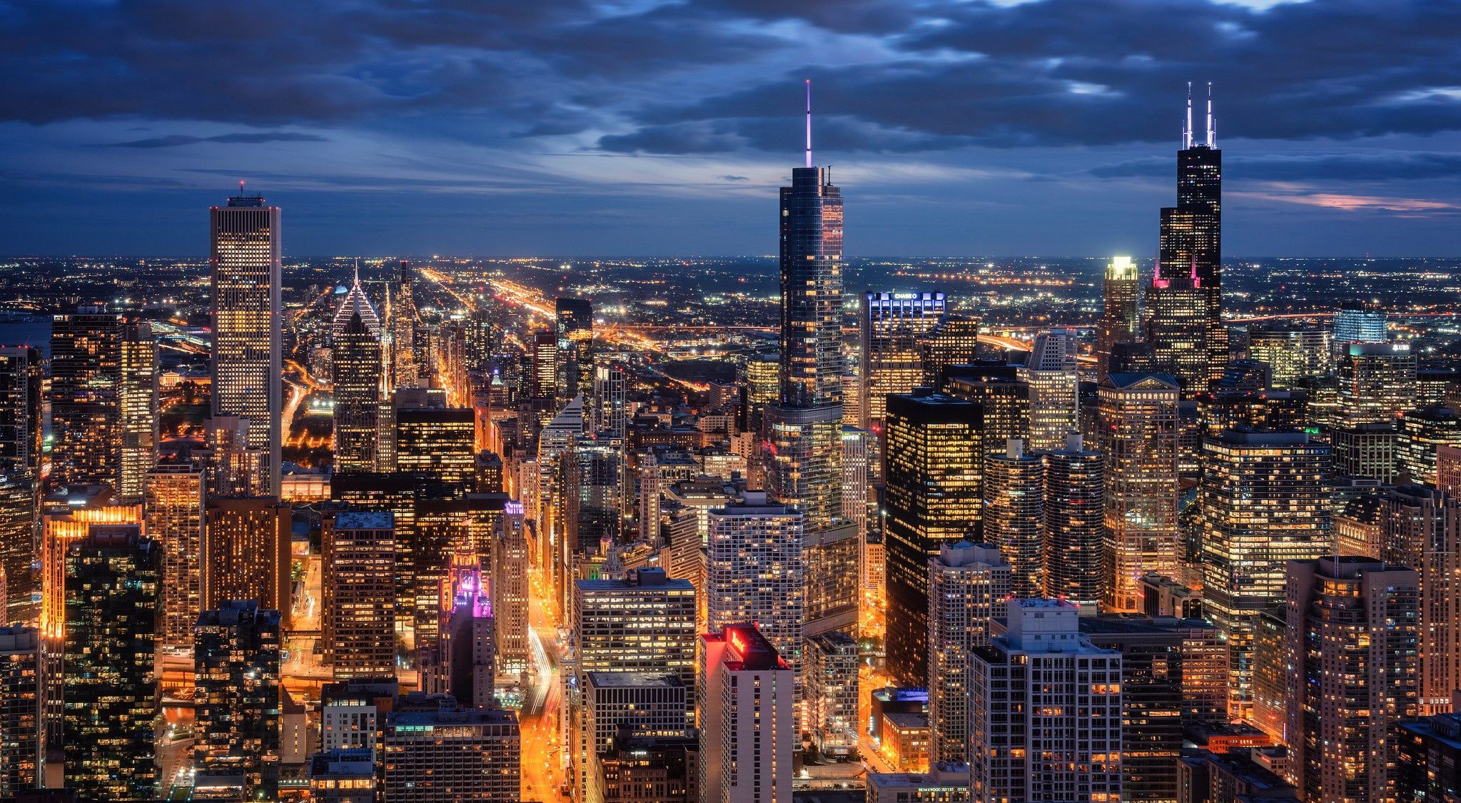 2047x1125 Wallpaper skyscrapers, lake Michigan, Chicago, home, panorama, night city, Chicago, Illinois for mobile and desktop, section город, resolution 2047x1125