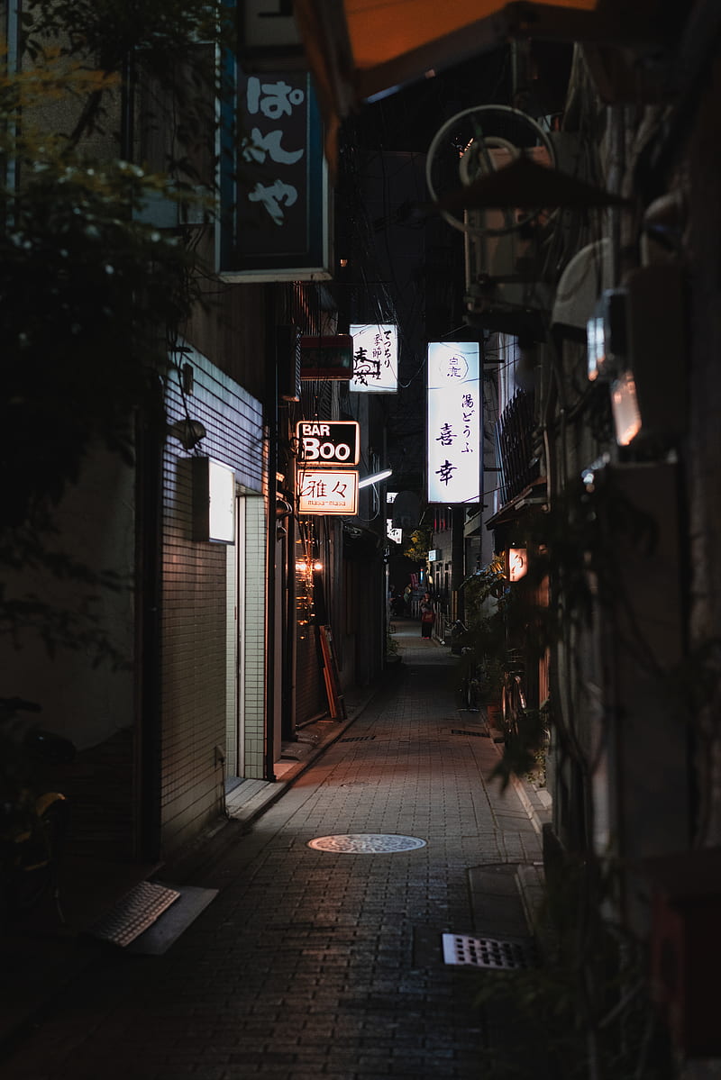 800x1199 8K free download. empty road between buildings, HD phone wallpaper