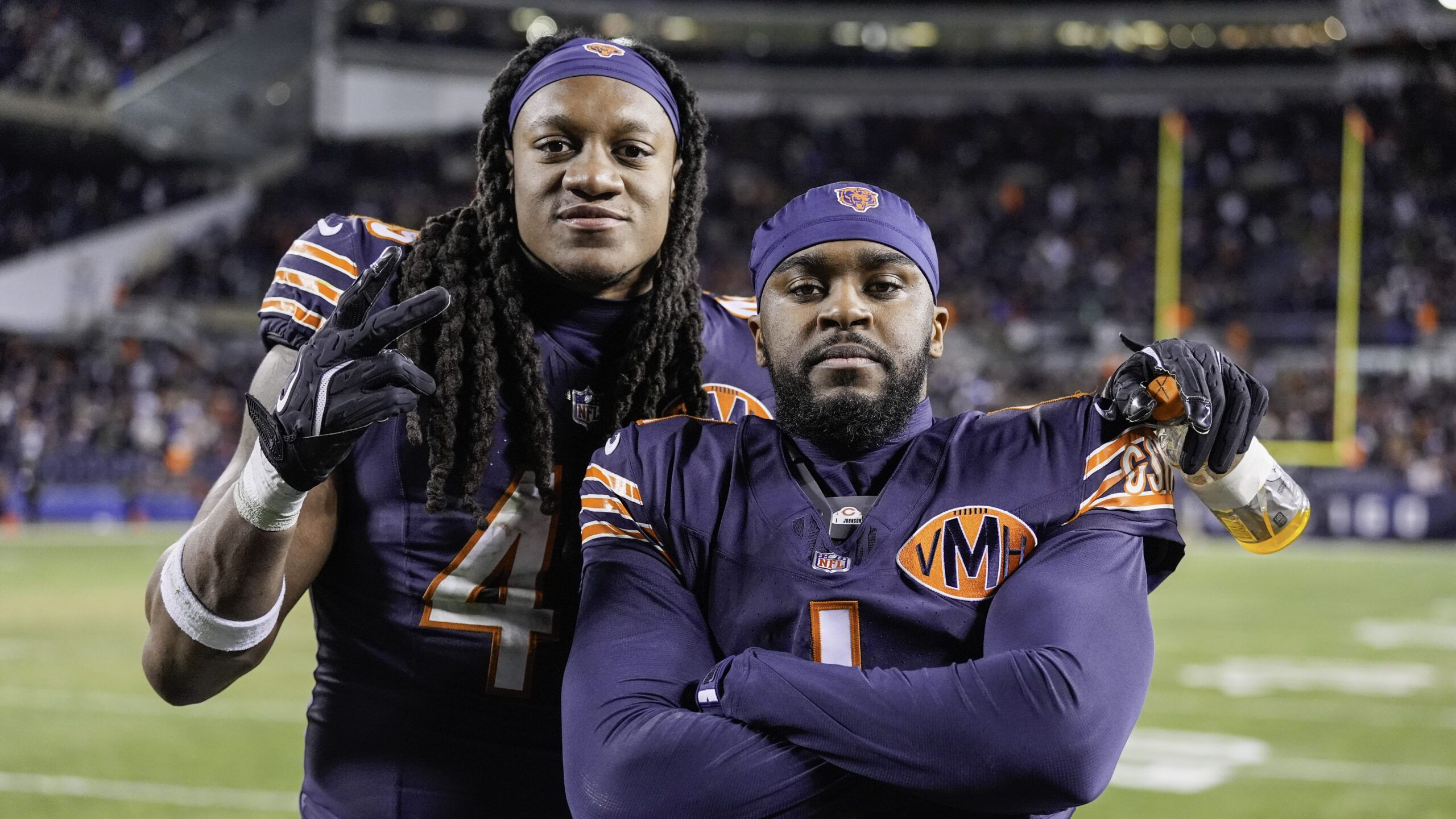 2560x1440 Jaylon Johnson Pose. Marquee Sports Network of the Cubs, Bears, Red Stars