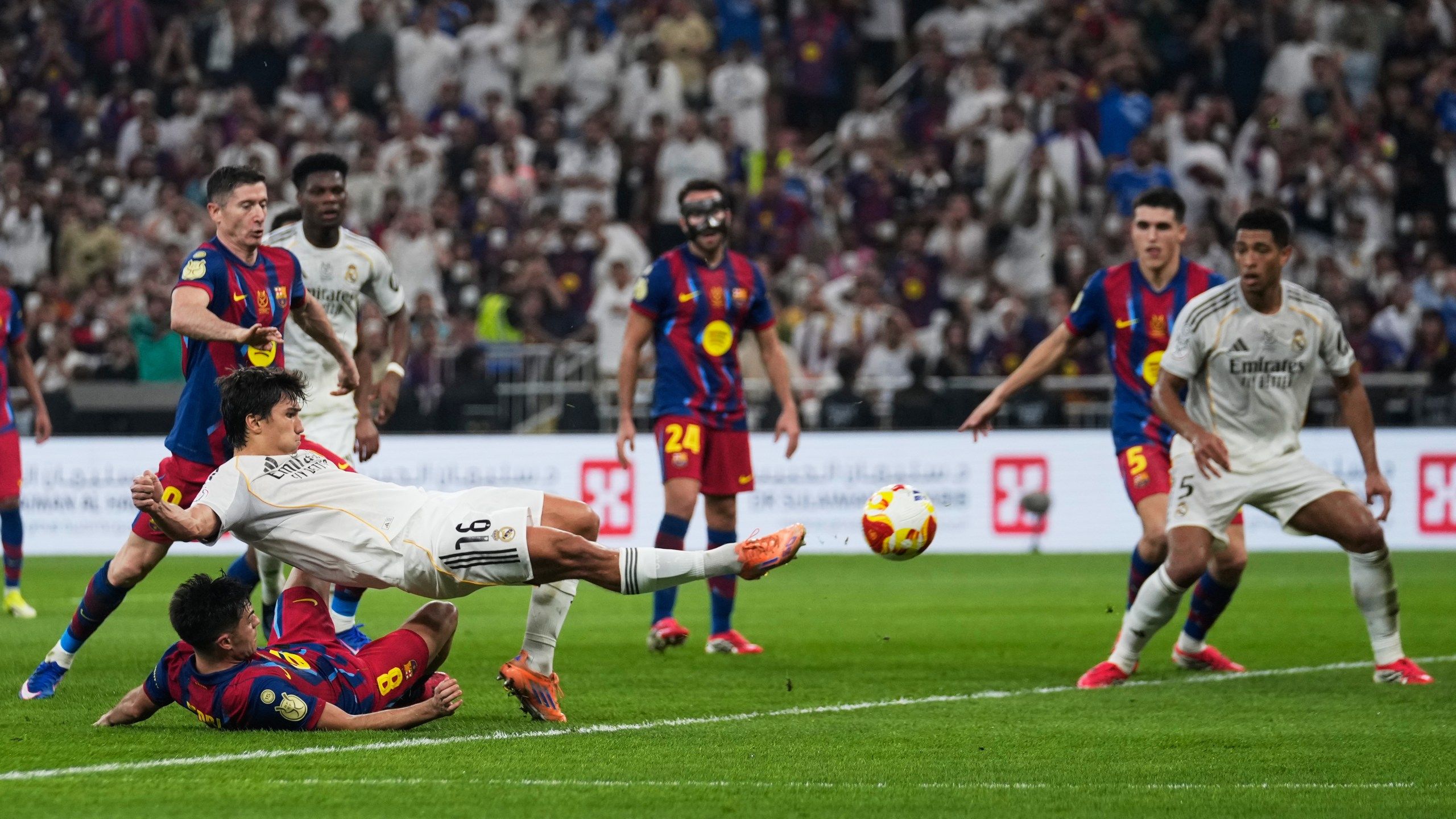 2560x1440 Barcelona beats Real Madrid again to win Spanish Super Cup in Saudi Arabia clasico