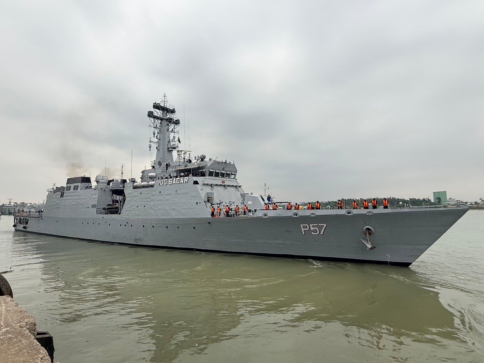2048x1536 IOS Sagar departs from Chattogram after maritime engagement with Bangladesh Navy