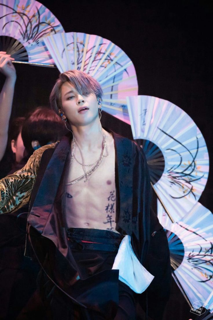 736x1103 Park Jimin in Black Aesthetic Wallpaper. Wallpaper jimin, Parque jimin, Papel de parede jimin