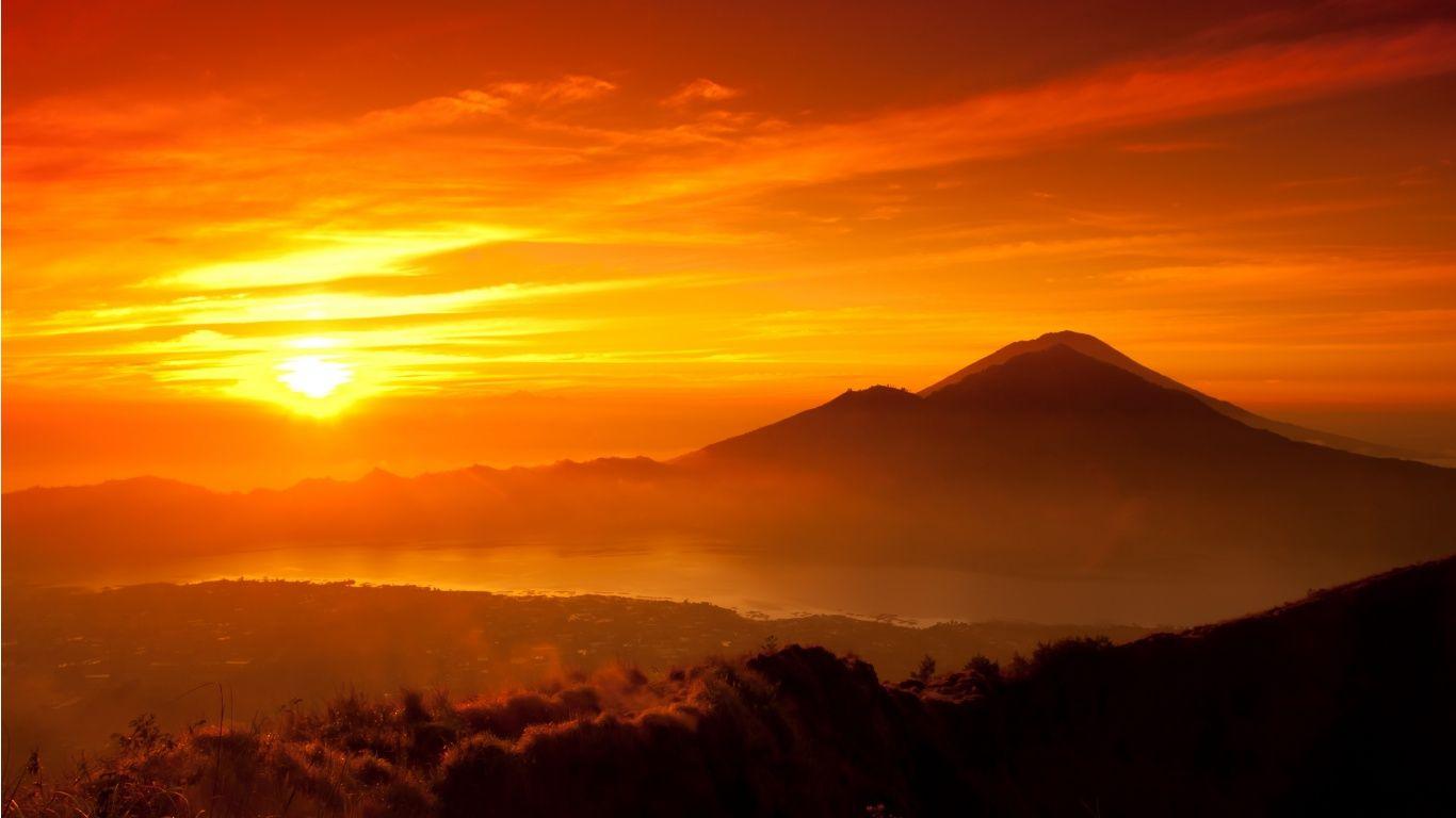 1366x768 Orange The Sun Yellow Lake Mountains Wallpaper