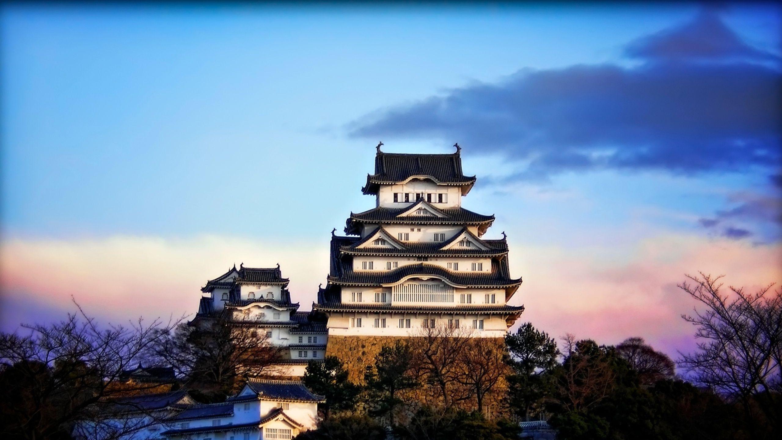 2560x1440 Himeji Castle Japan Sunrise Wallpaper:2560x1440