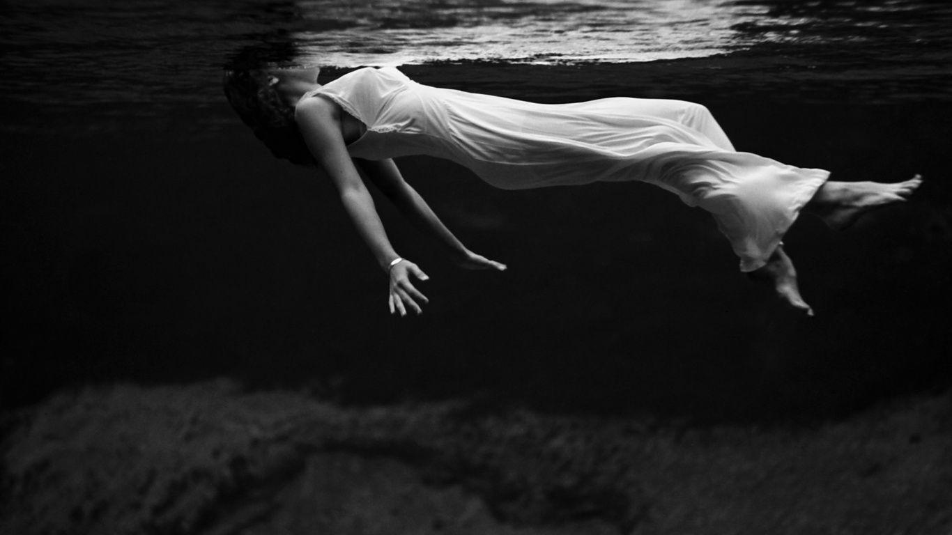1366x768 creative, girl, dress, water, white, black and white