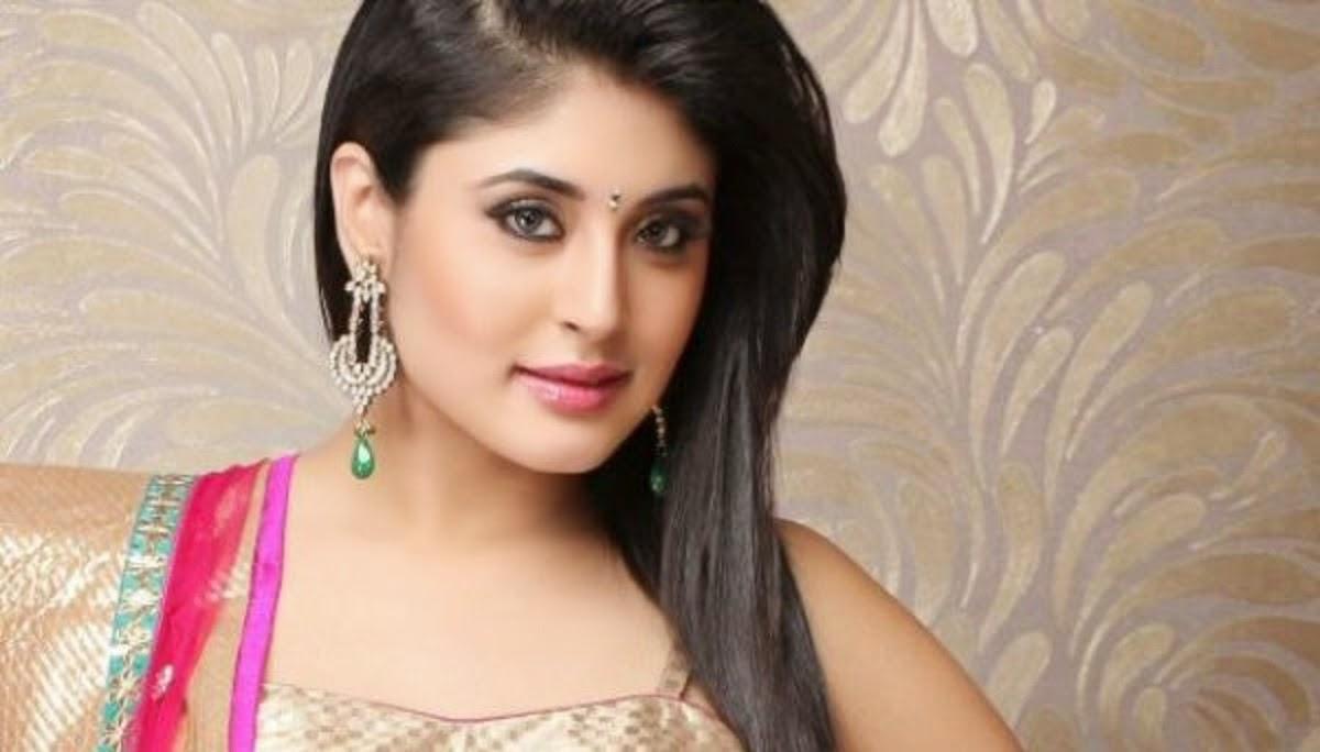 1200x684 Kritika Kamra Hindi Serial actress, Arohi in Kitani Mohabbat Hai and Dr. Nidhi in Kuch Toh Log Kahenge, profile and photo