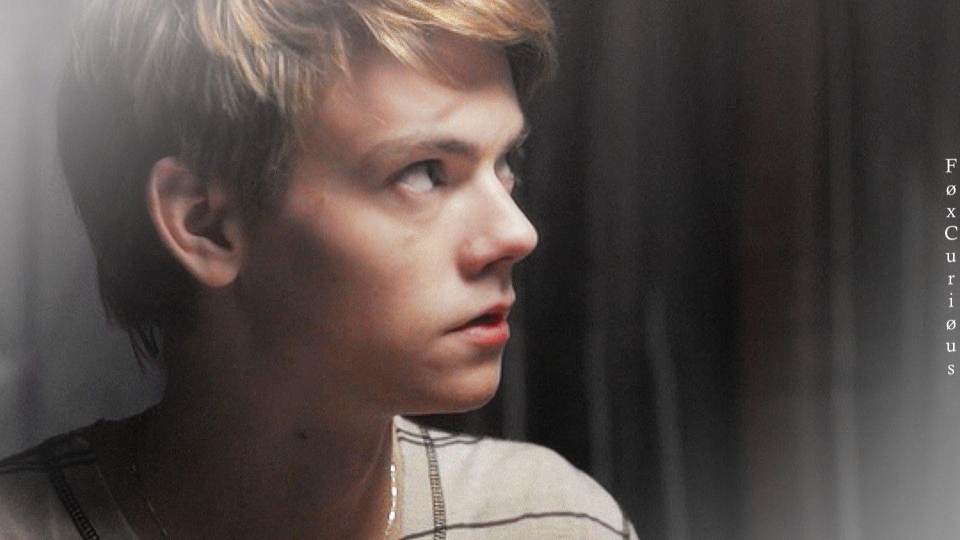 1920x1080 Thomas Brodie Sangster Wallpaper