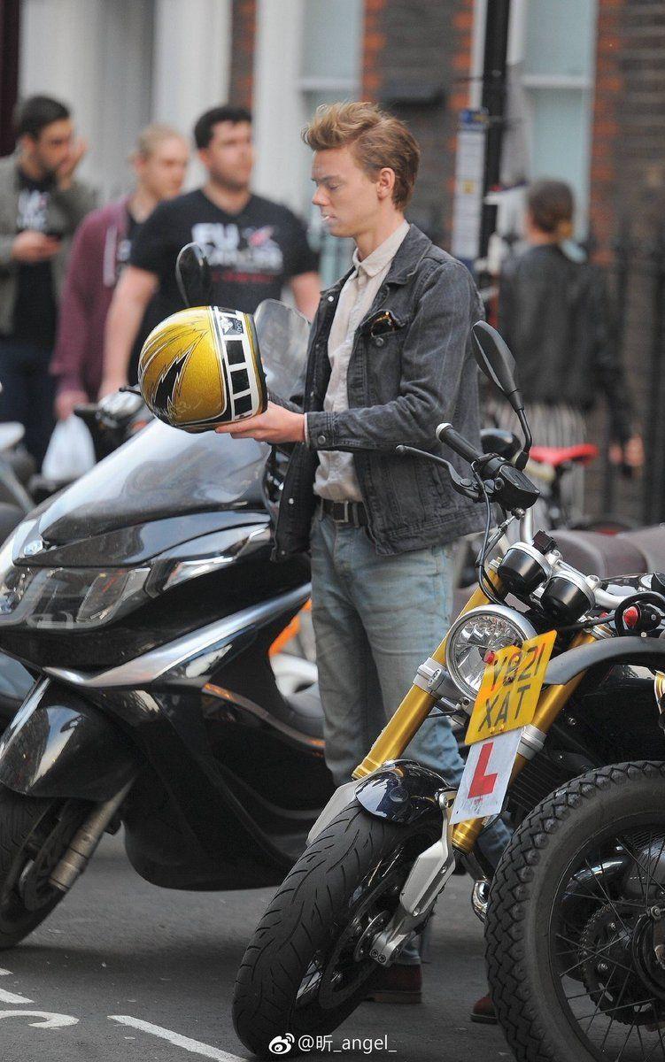 751x1200 Thomas Sangster News