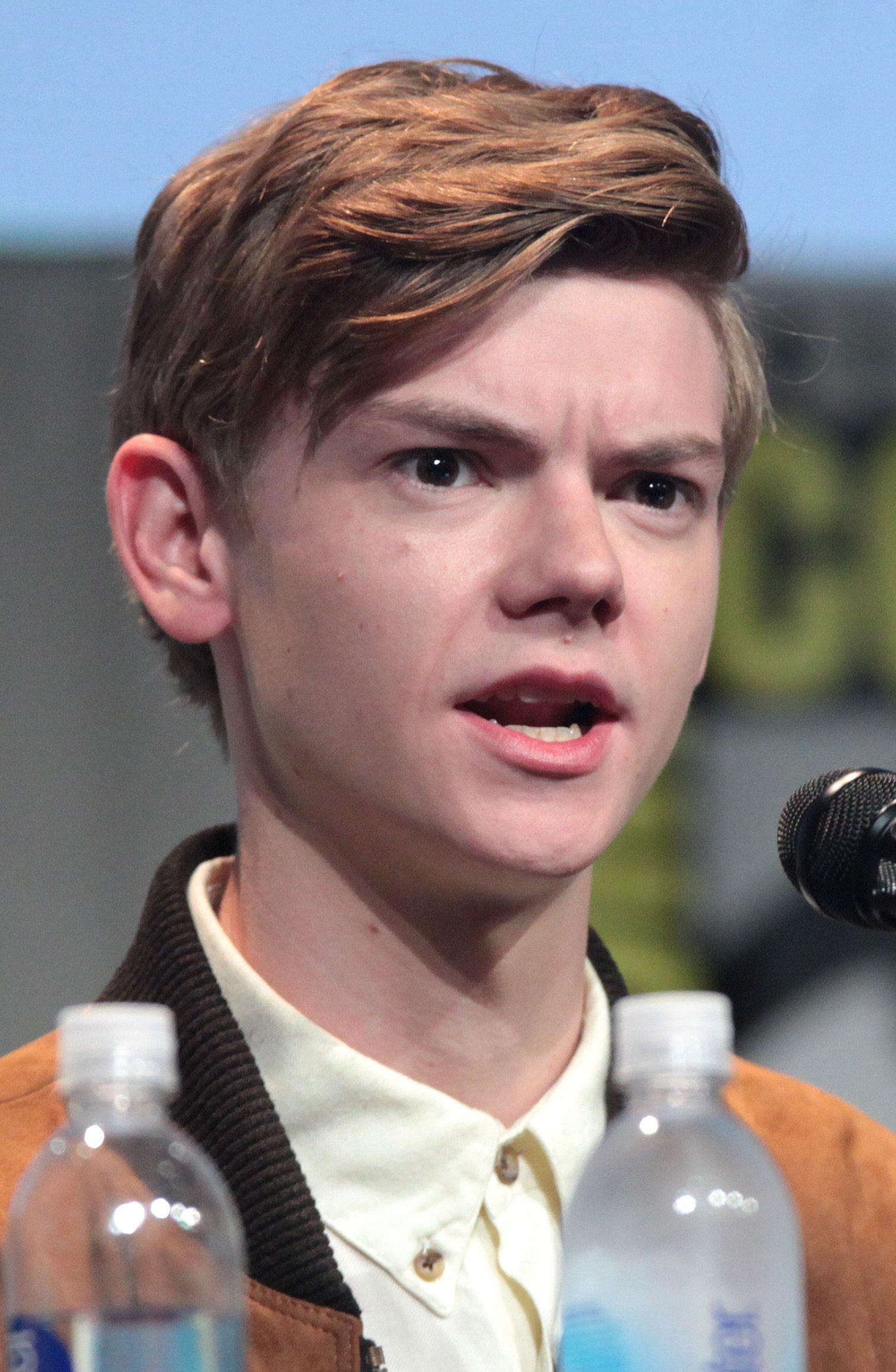 1512x2316 Thomas Brodie Sangster Wallpaper & Background Download