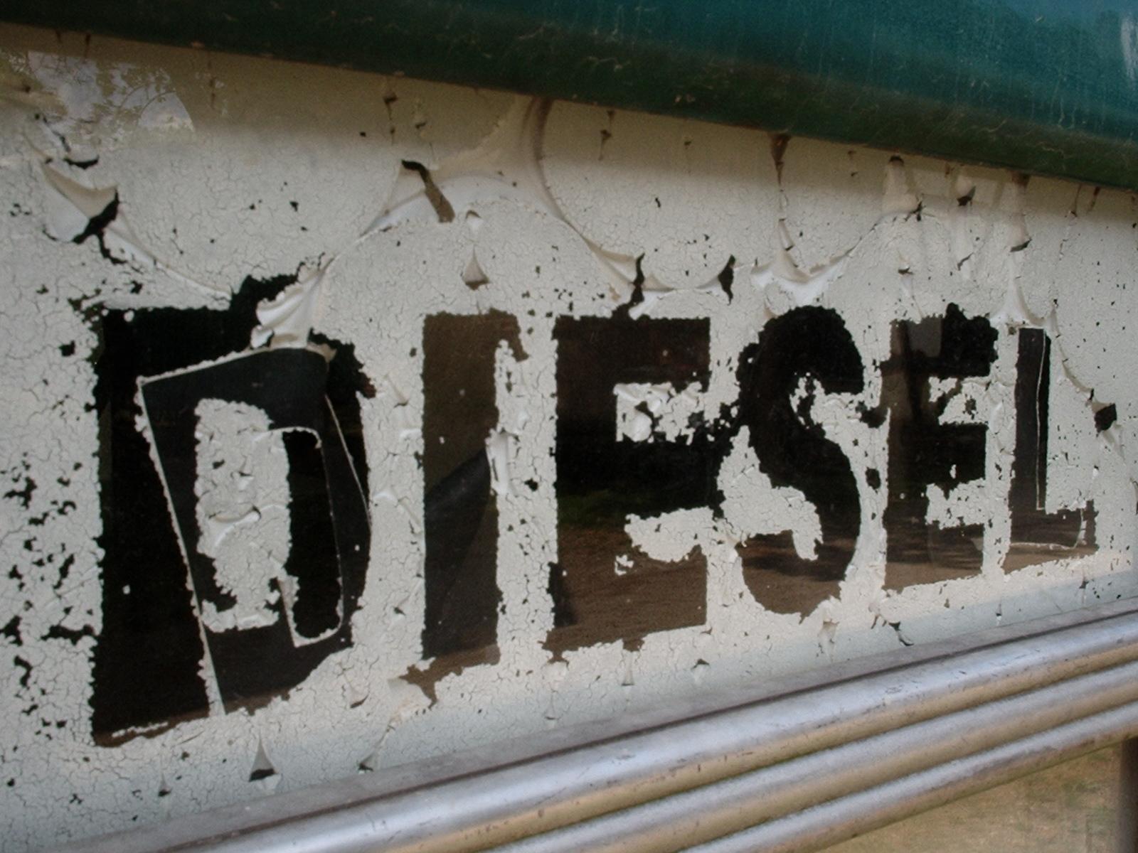 1600x1200 Diesel Wallpaper