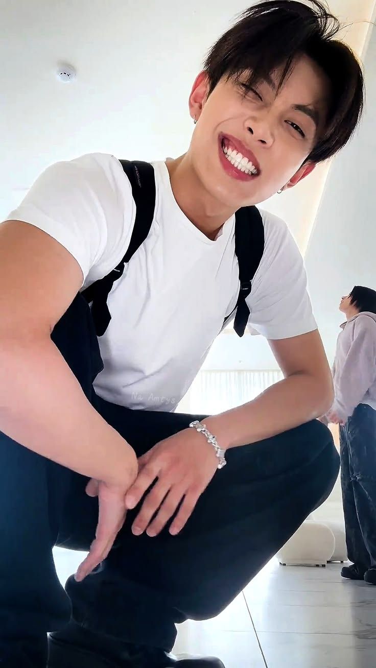 736x1308 RYUL LNGSHOT ╎ еdіт