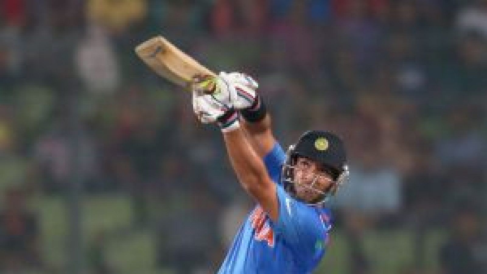 1600x900 Yuvraj finds form as India pile misery on Australia