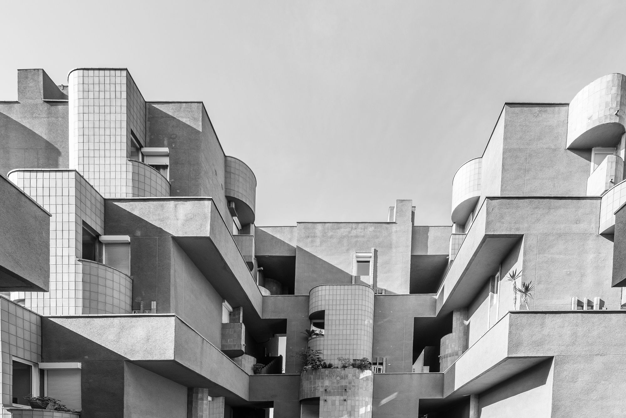 2000x1335 Brutalist Architecture: Complete Guide to Raw Concrete