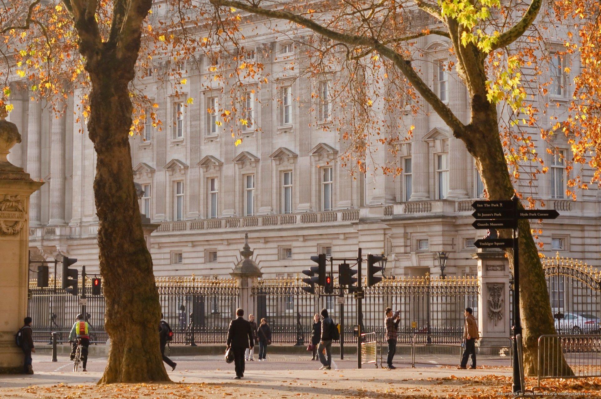 1920x1275 London In Autumn Wallpaper