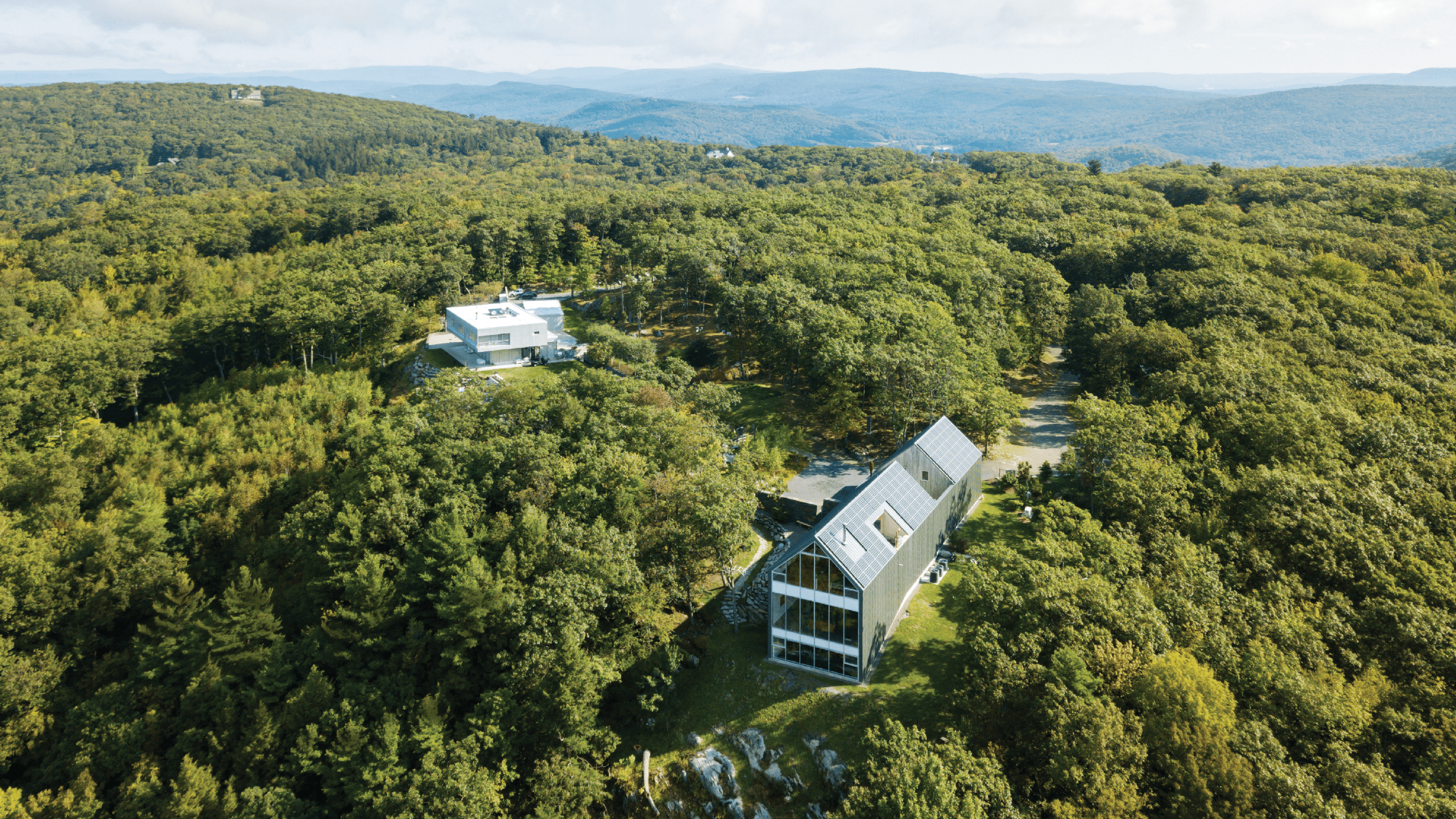2560x1440 This Upstate New York Art Barn Is a Panoramic Paradise