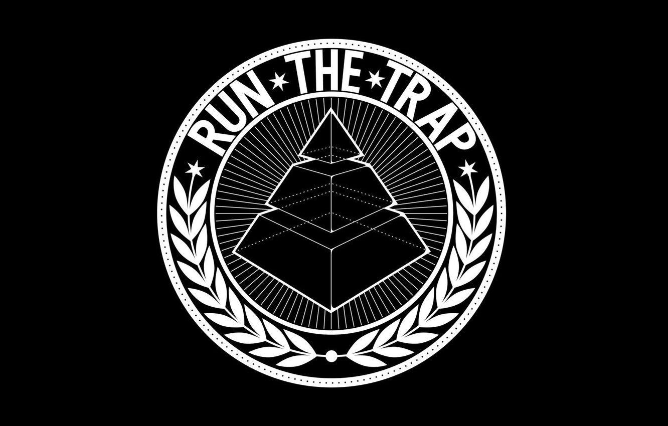 1332x850 Black Pyramid Wallpaper