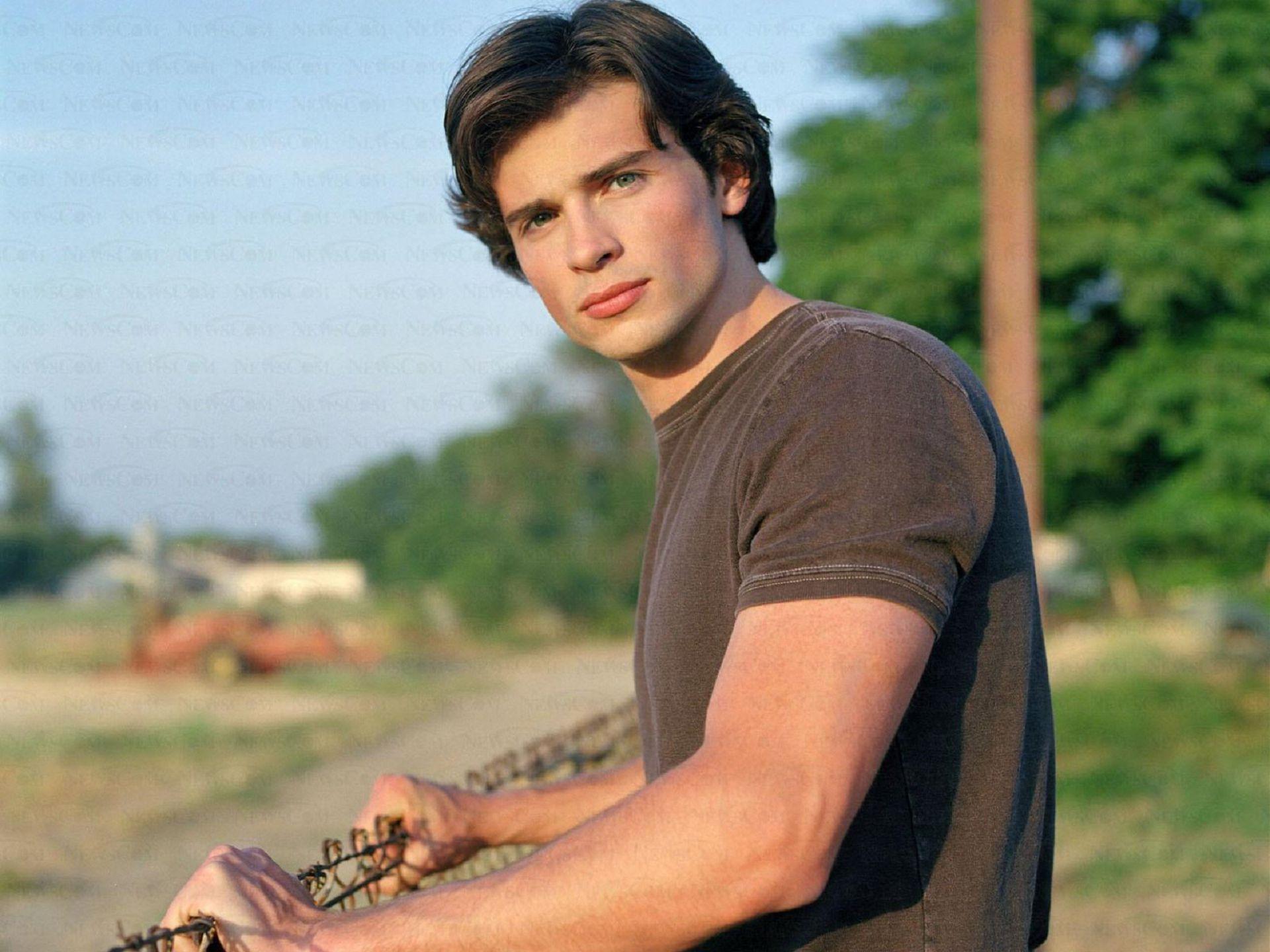 1920x1440 Tom Welling Wallpaper
