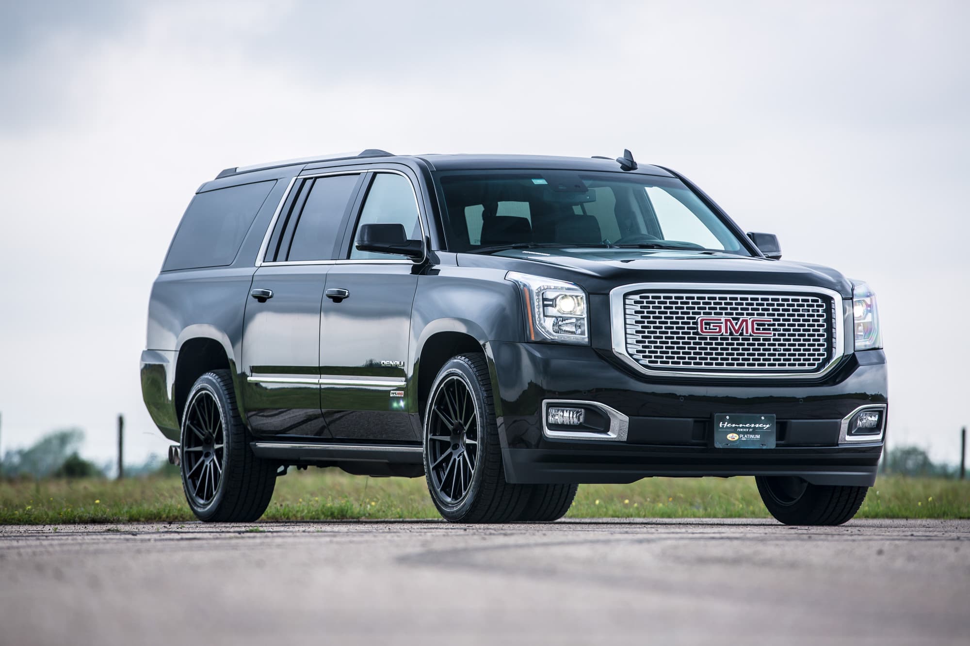2000x1333 GMC Denali Wallpaper