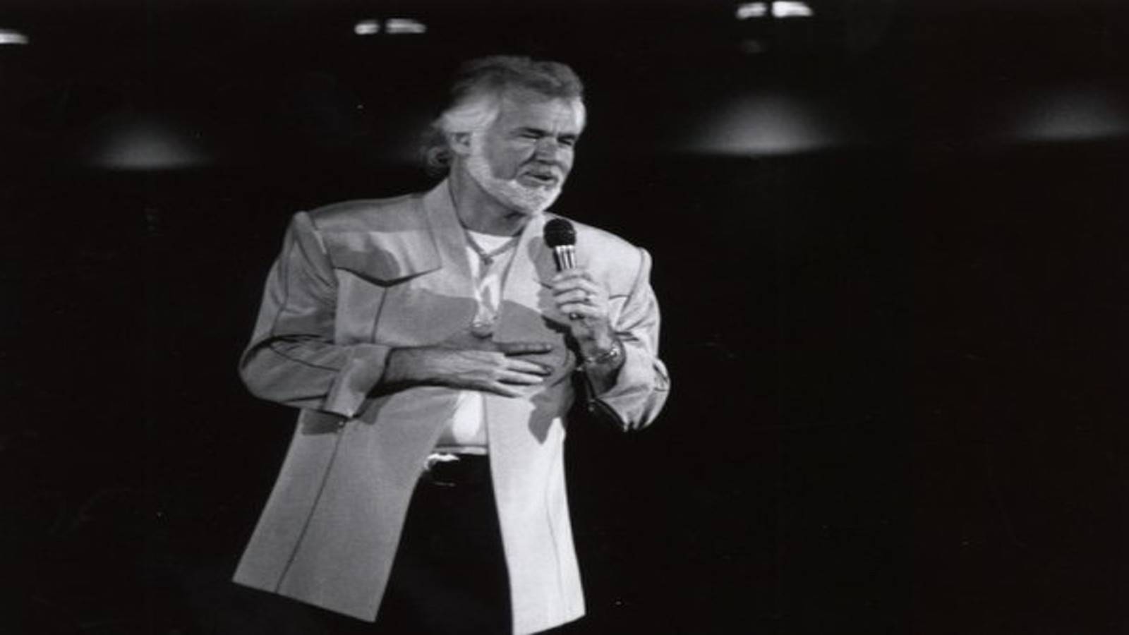 1600x900 A Look Back At The Legendary Life And Career Of Kenny Rogers