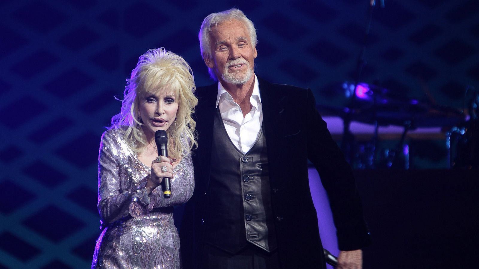 1600x900 Dolly Parton, Kenny Rogers Answer Romance Rumors