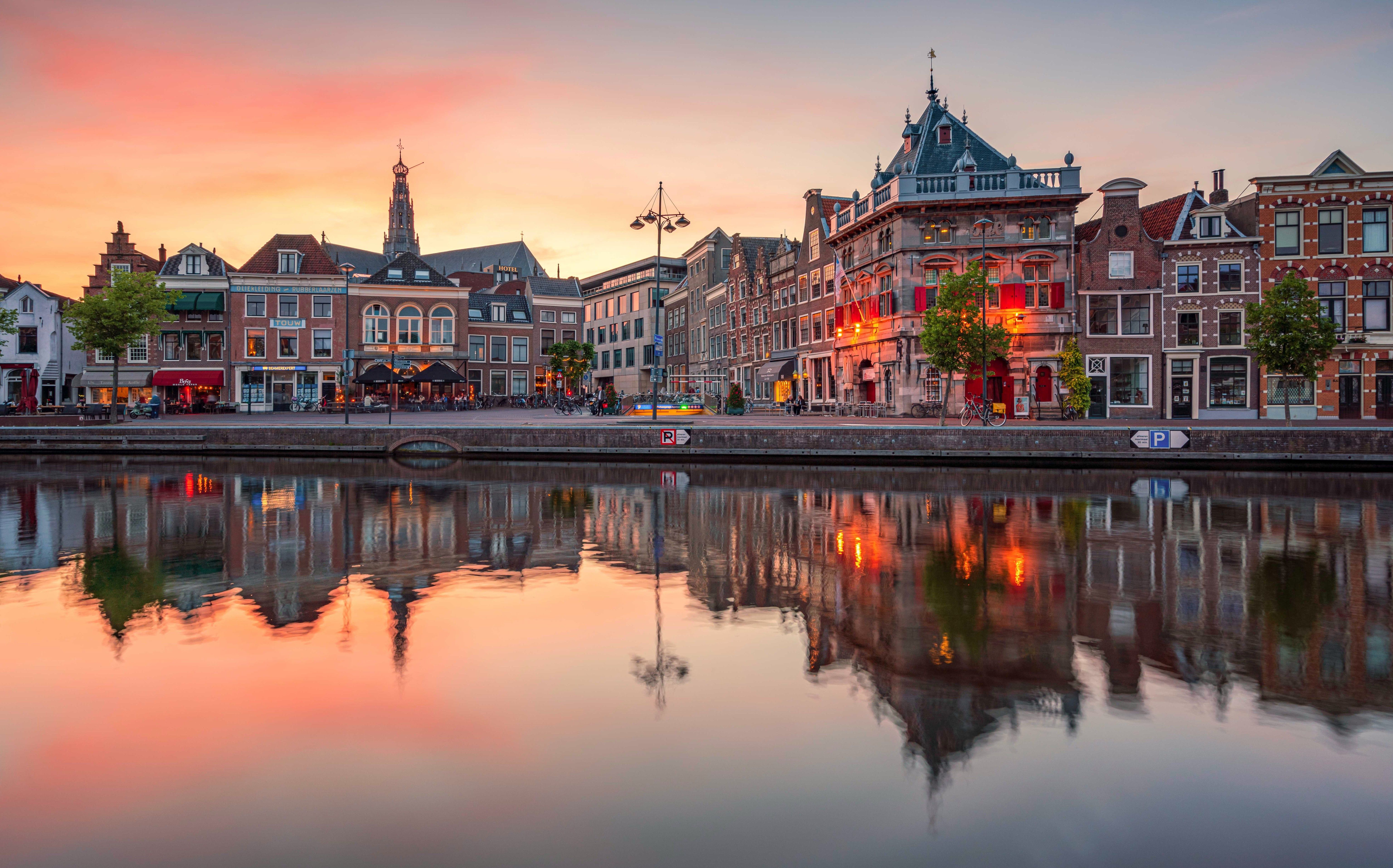 6144x3829 Haarlem Sunrise Reflections: Stunning 4K Cityscape in the Netherlands