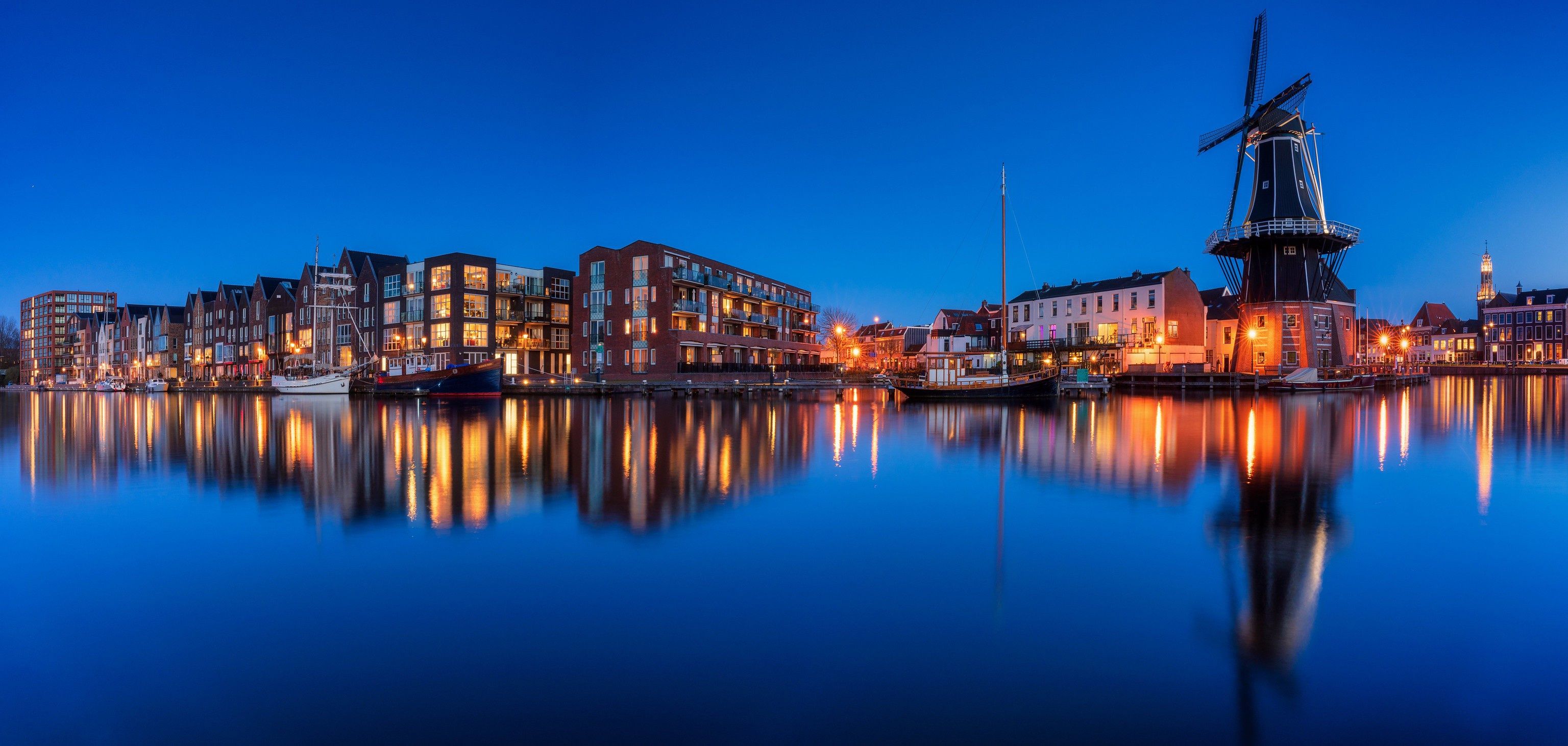 3072x1462 Haarlem's Man Made Charm: Stunning HD Waterfront At Duskx1462