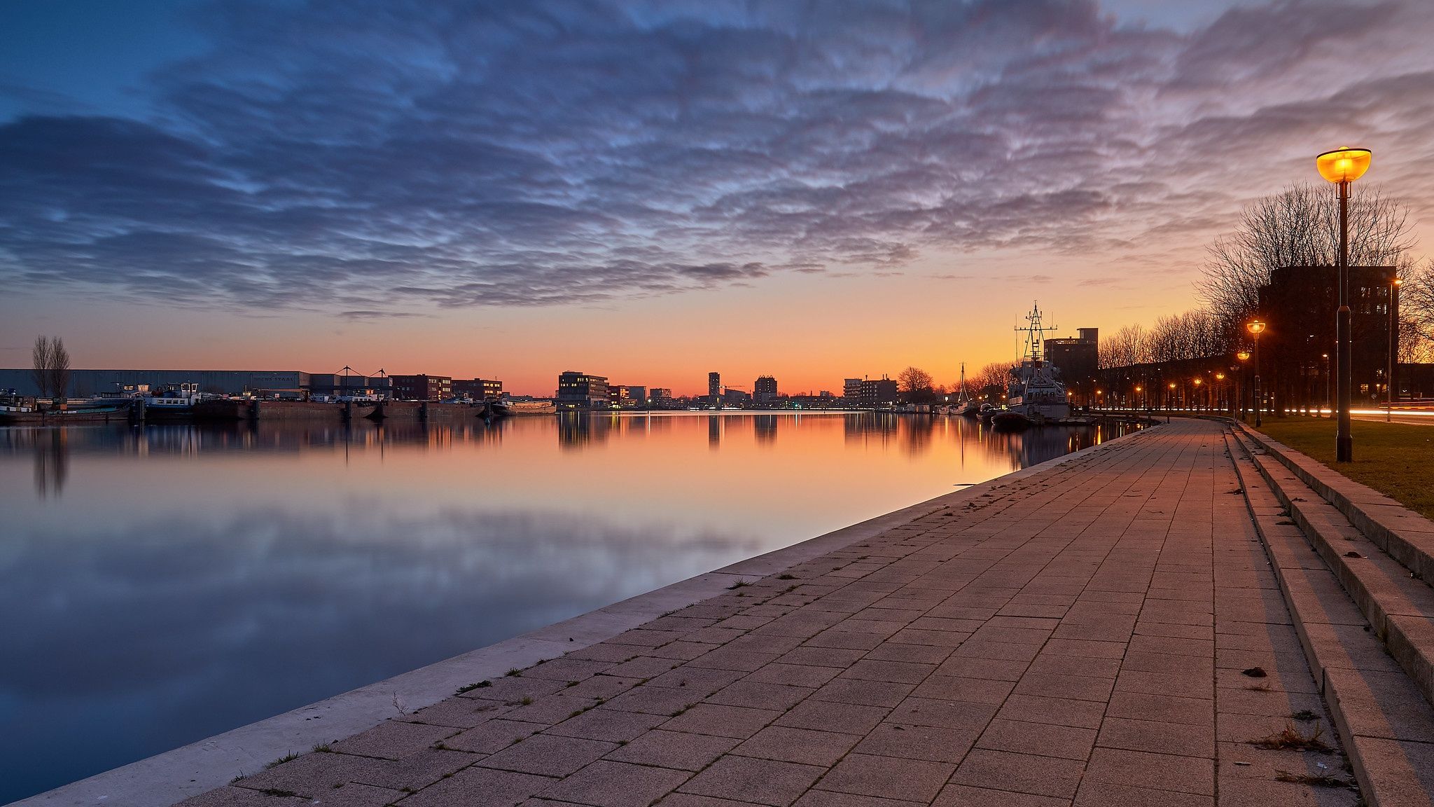 2048x1152 Wallpaper Holland, Haarlem, Netherlands, the evening, lights, promenade for mobile and desktop, section город, resolution 2048x1152