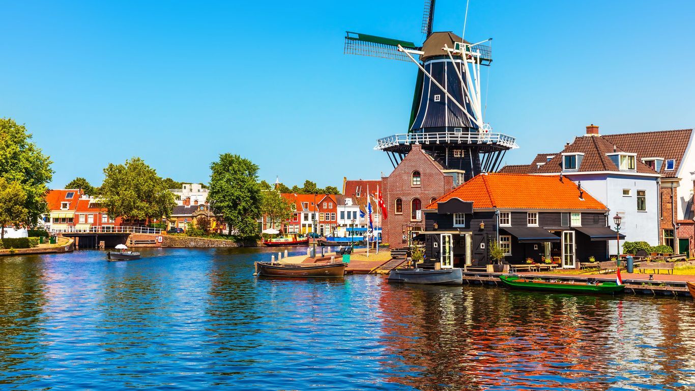 1366x768 Vacation Apartments & Rentals in Haarlem from $81 / night