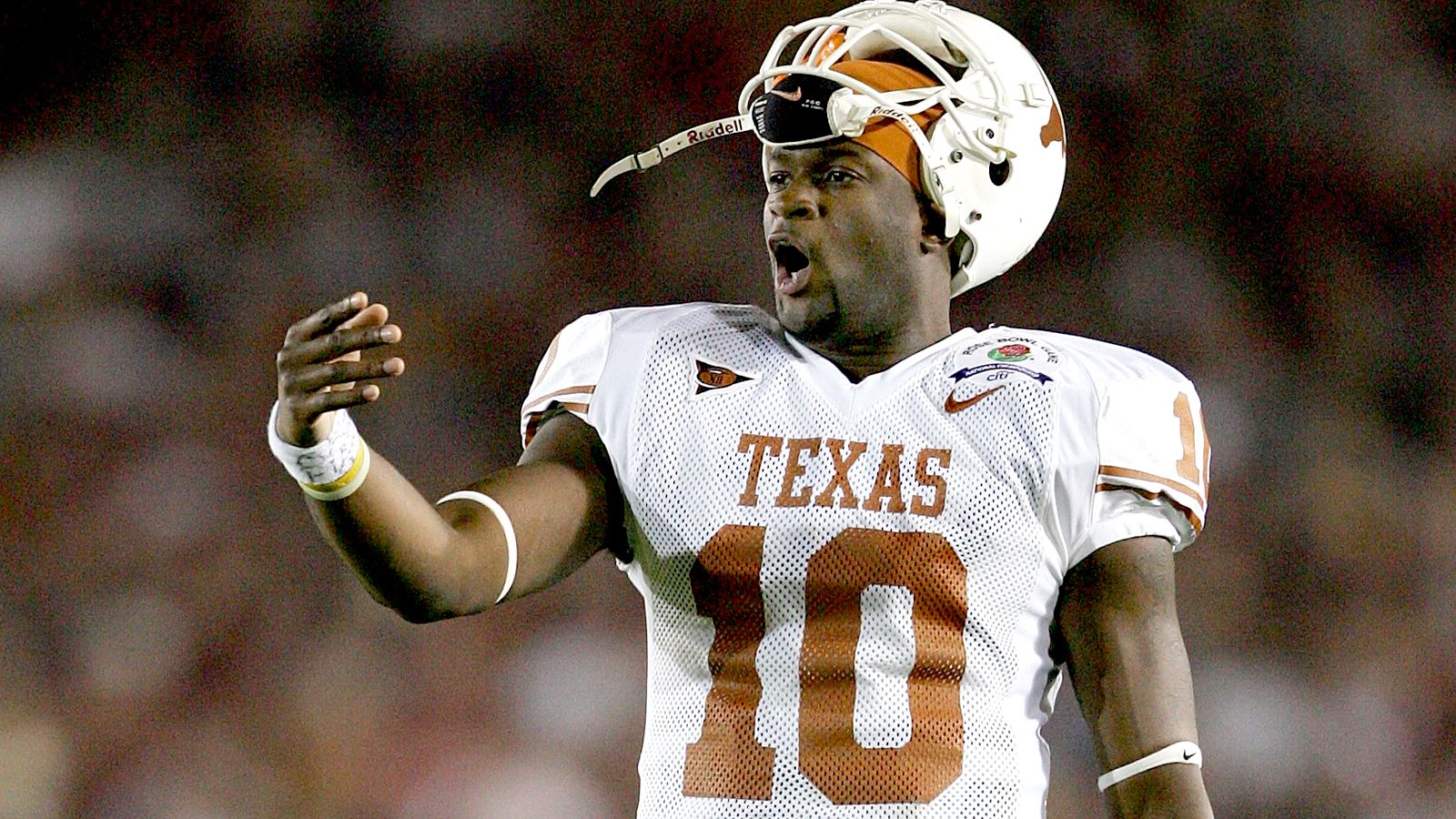 1600x900 Vince Young supports Strong, glad Patterson is gone