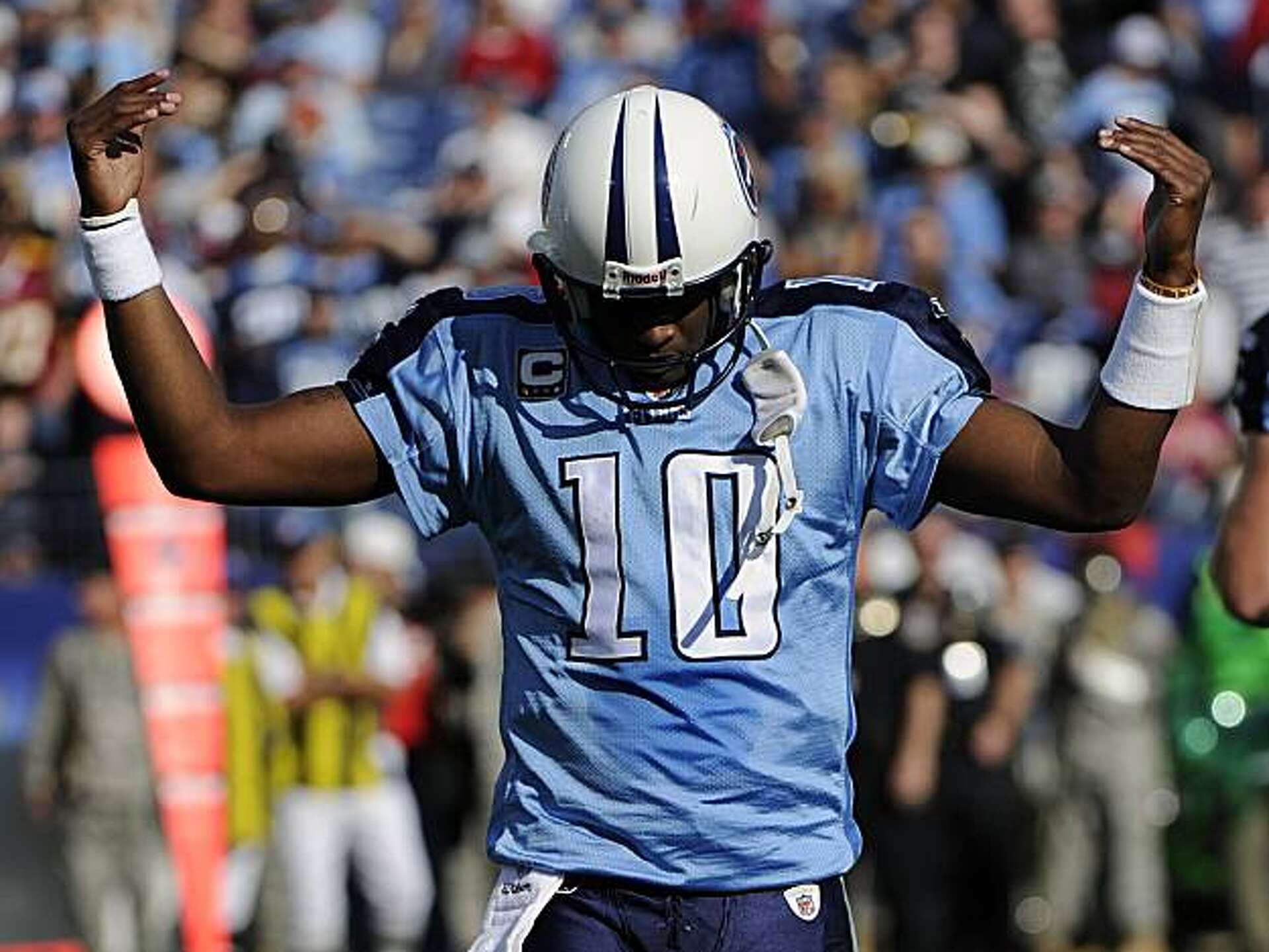 1920x1440 Titans Vince Young banned from team meeting