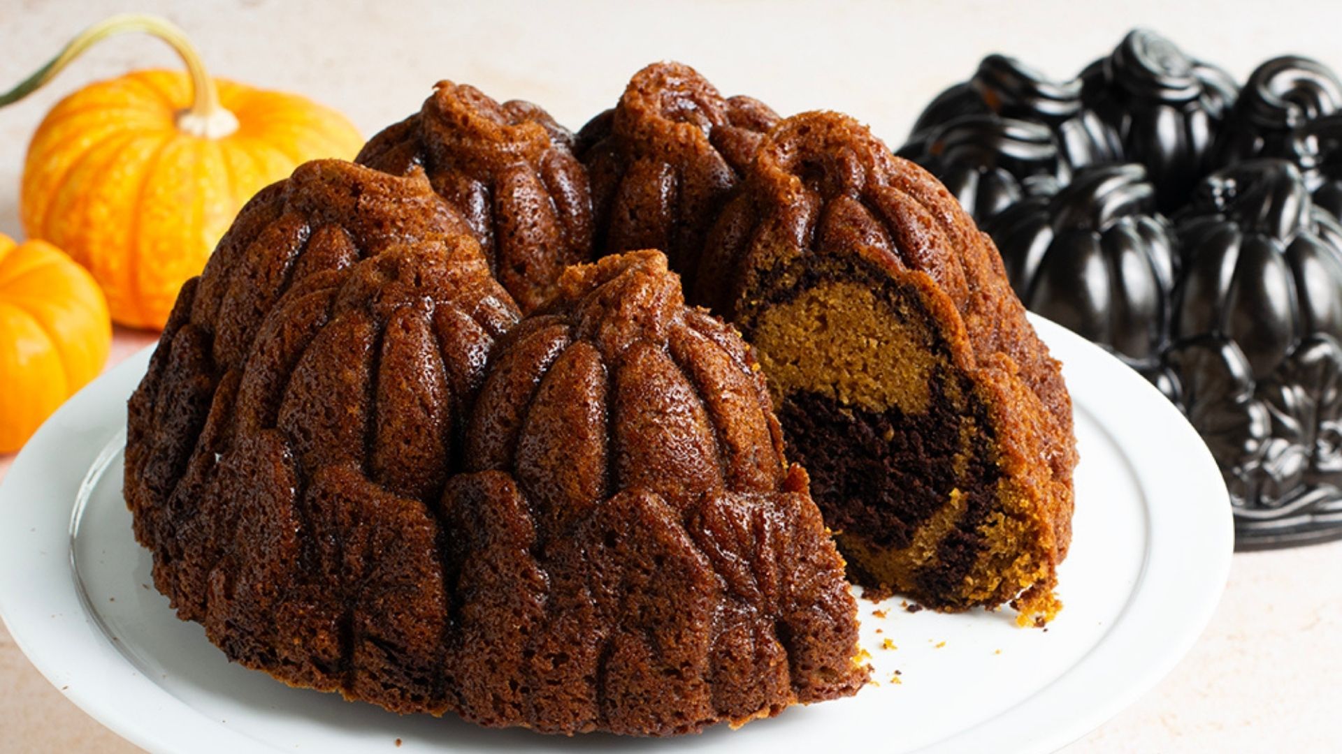 1920x1080 Pumpkin Bread in a Bundt Pan: Tips for Perfect Fall Treat