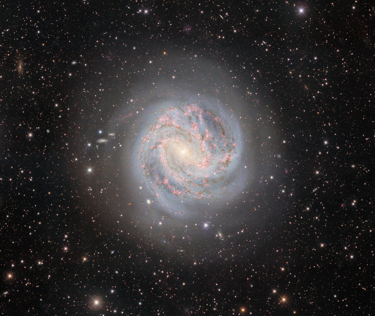 1280x1077 The Outskirts of the Southern Pinwheel Galaxy