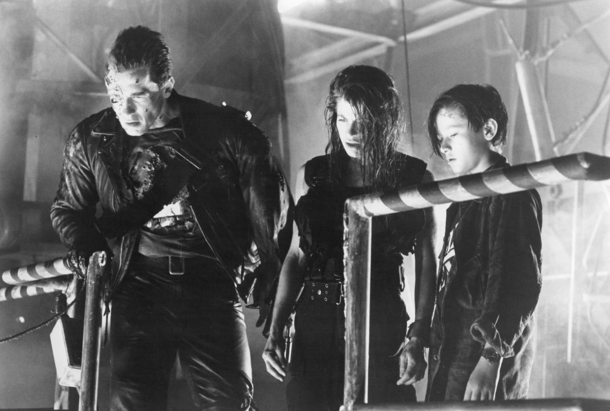 2048x1381 Phone wallpaper: Arnold Schwarzenegger, Edward Furlong, Movie, Terminator 2: Judgment Day, John Connor, Linda Hamilton, Sarah Connor, The Terminator, Terminator 363873