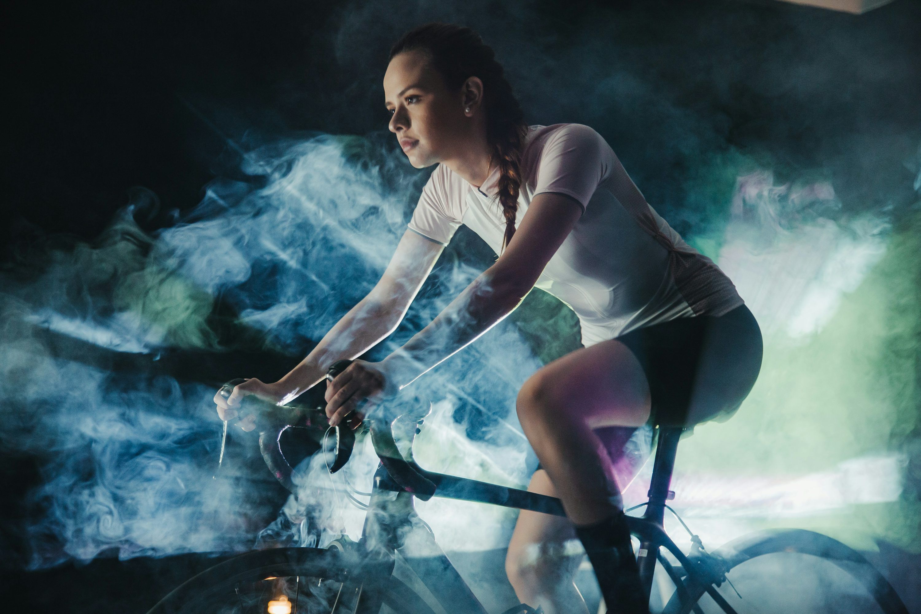 3000x2000 Indoor Cycling Picture. Download Free Image
